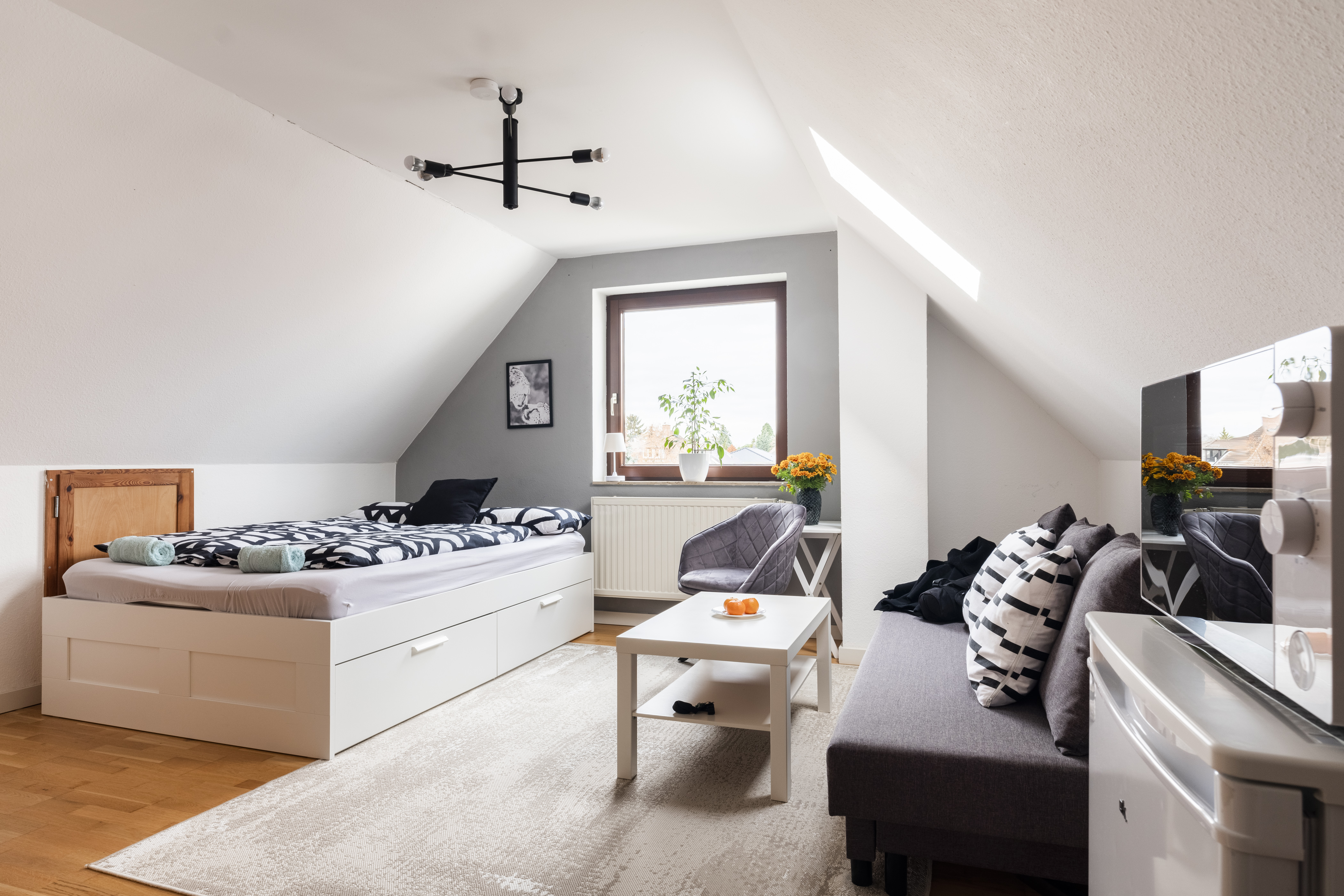 Private Bright Room