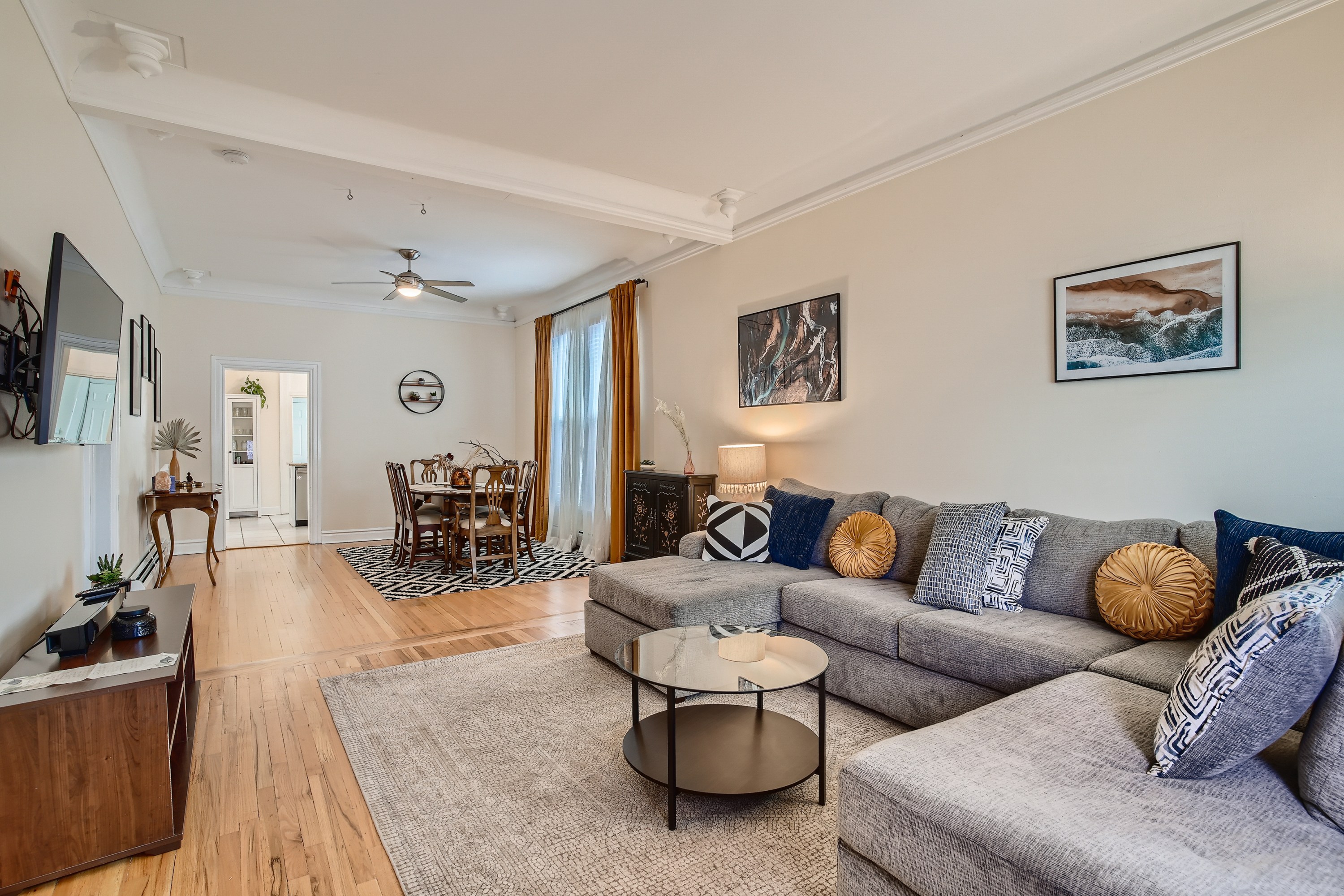 Mod Downtown Perfection, 3BD w/ Patio, Fast WIFI in Lincoln Park, Denver