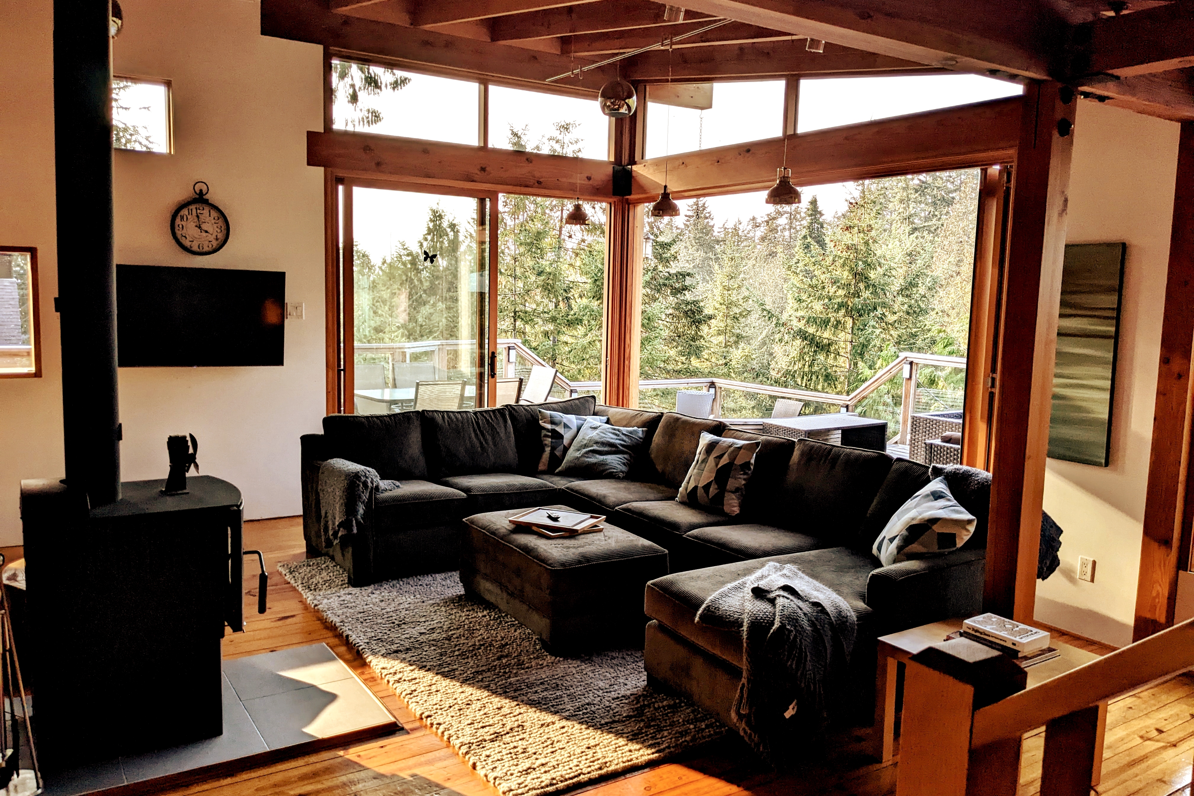 Bowen Vacation Home Perfect for Families & Groups!