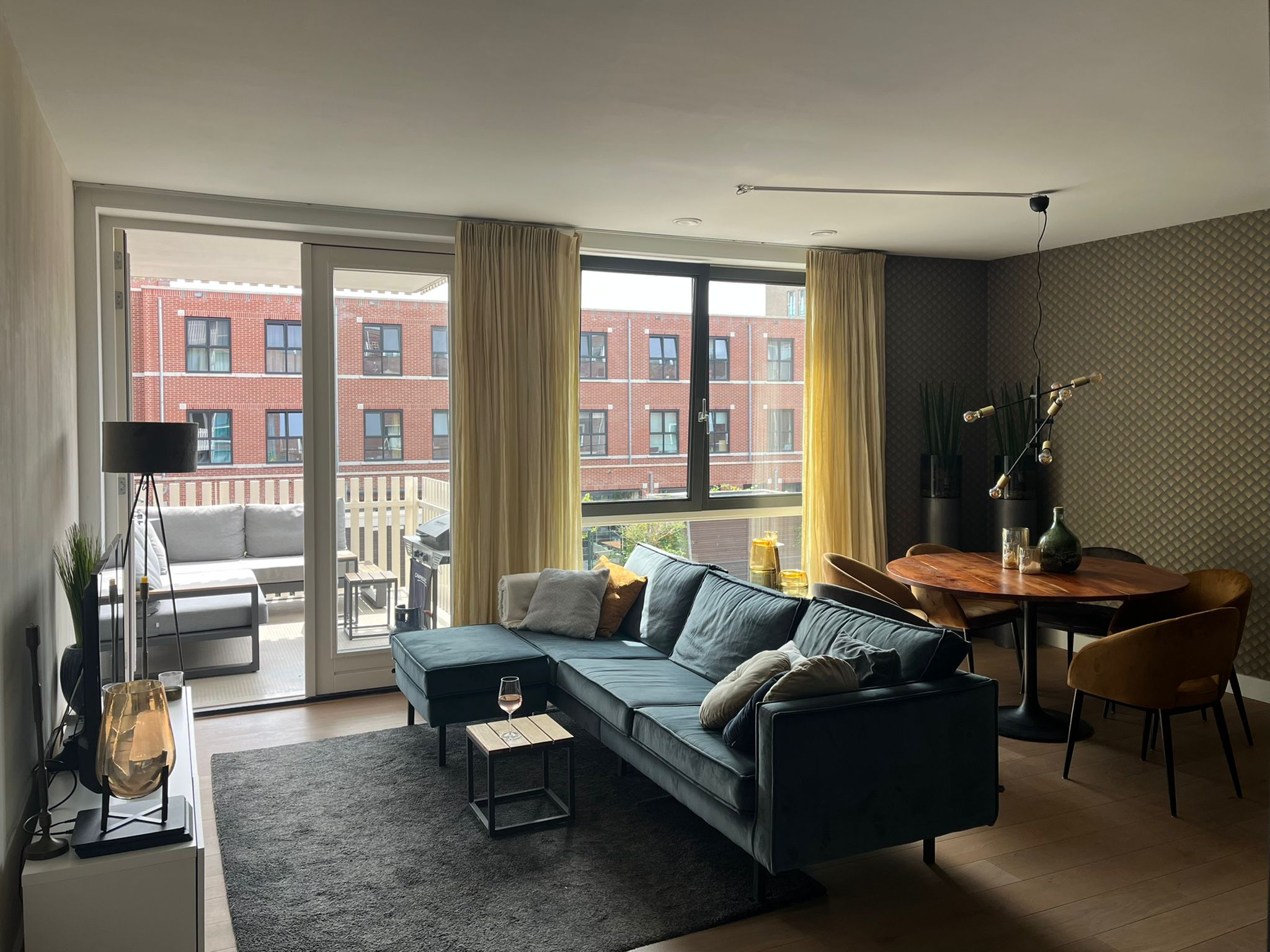 Large, new and well decorated apt. in A'dam Oost โ Amsterdam stay