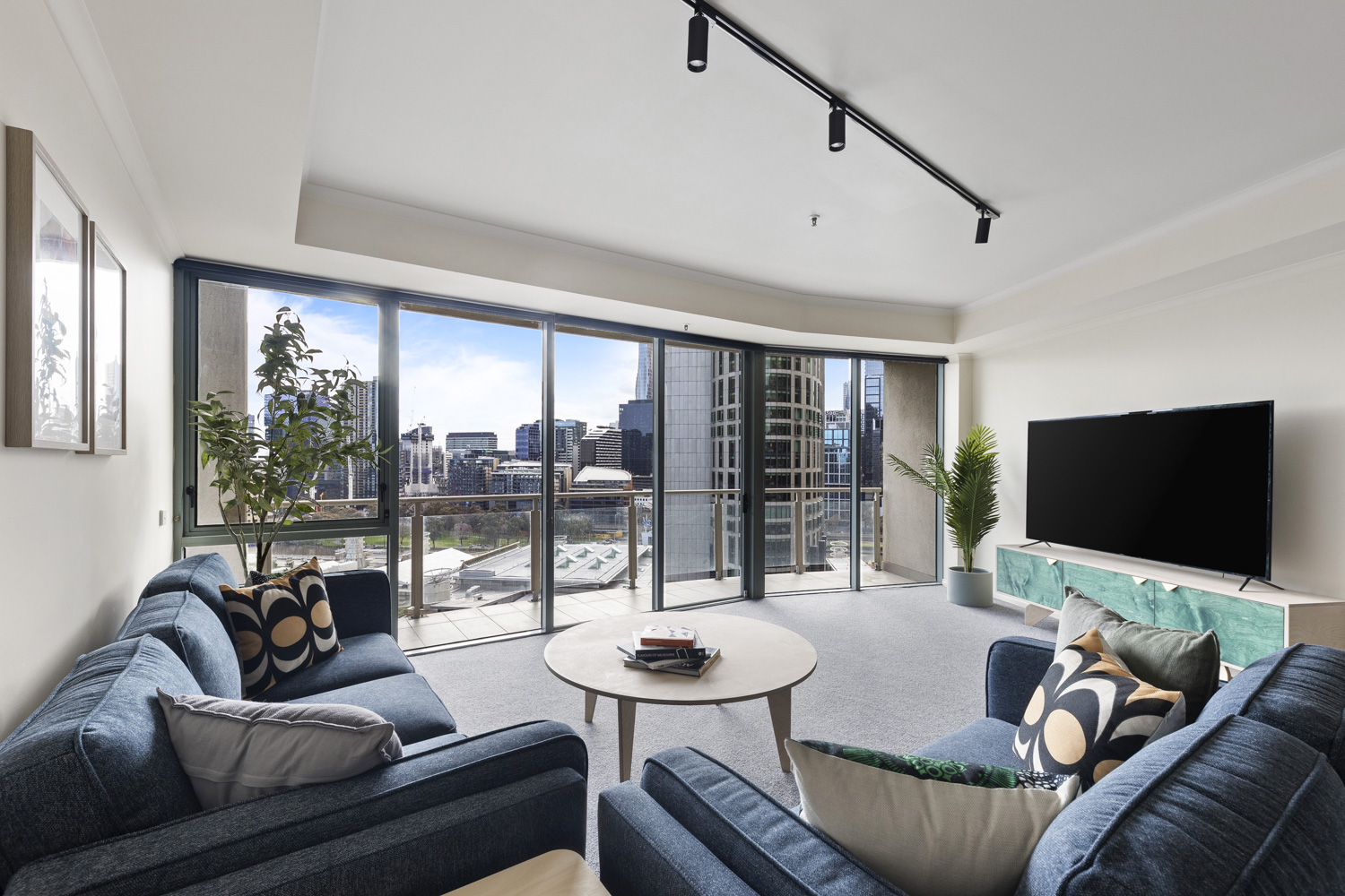 Eve Huge Penthouse-Style and Sunset City views in Melbourne, Melbourne
