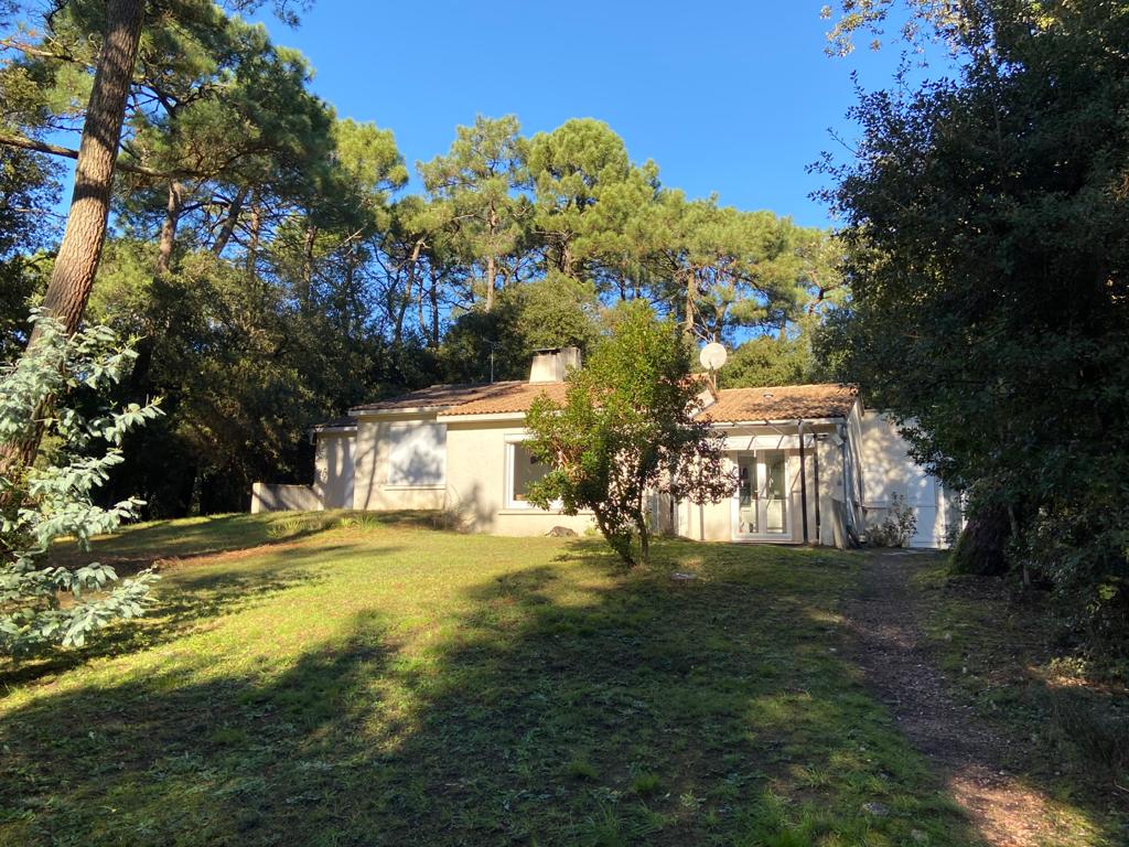 Seaside house and in the heart of the pine forest
