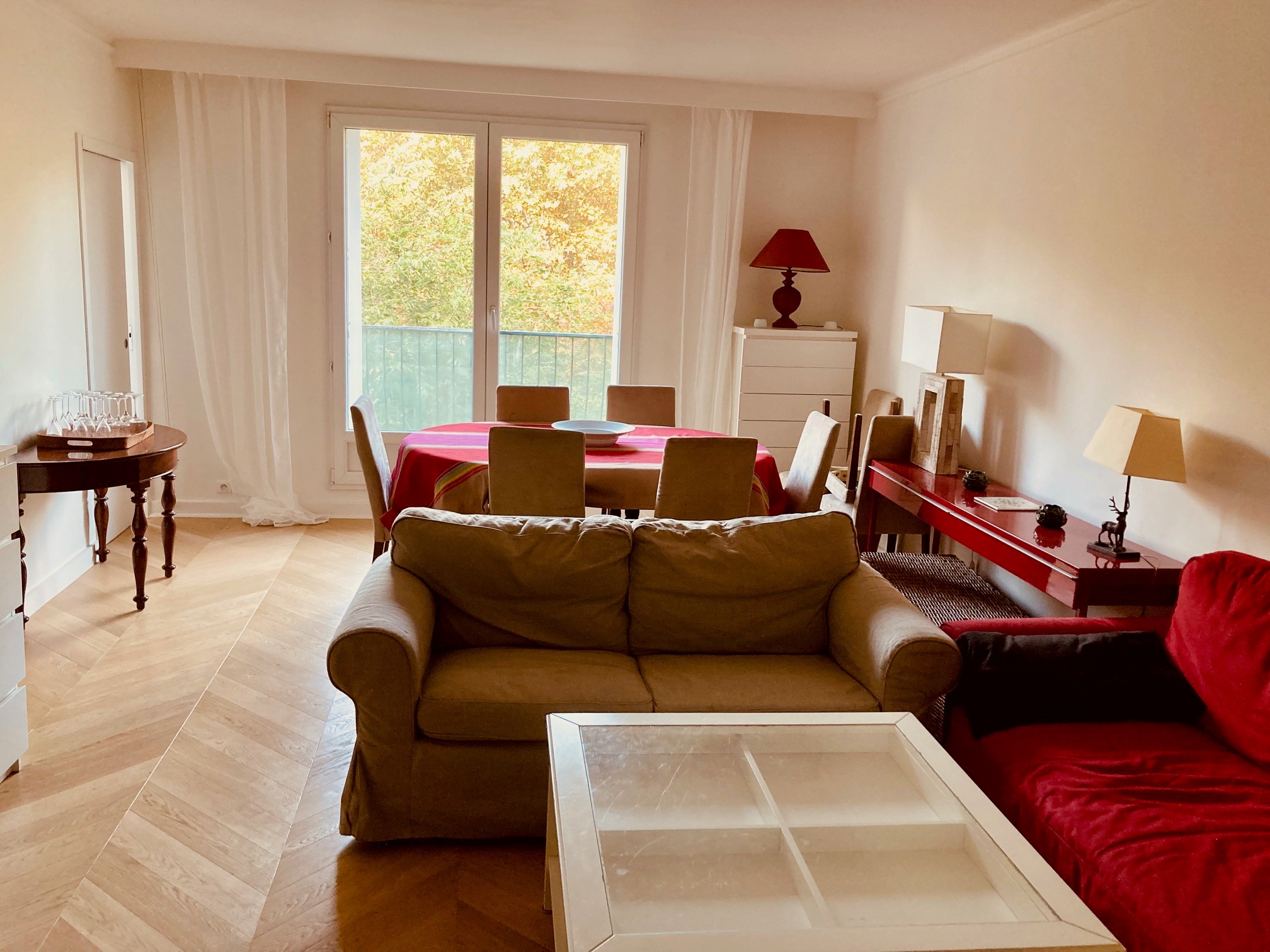 70 m2: New apartment with balcony (1 station in Paris)