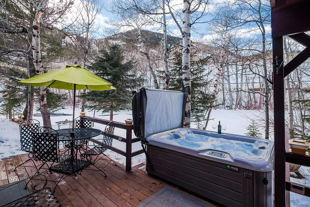 Sanctuary Guest Cabin on Rock Creek, Red Lodge, MT Cabins for Rent in