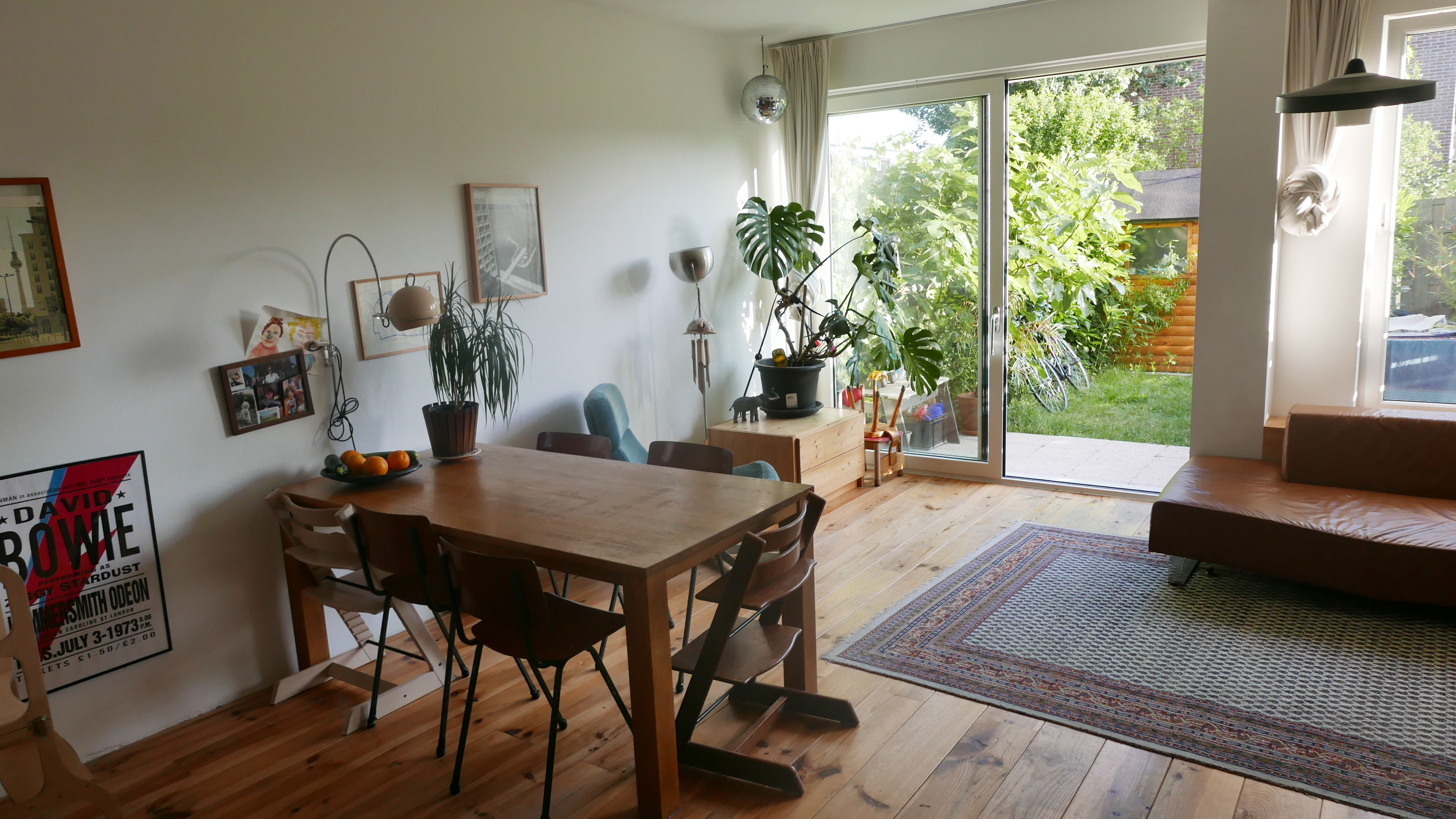 Sunny family-friendly house; garden + free parking — Amsterdam stay
