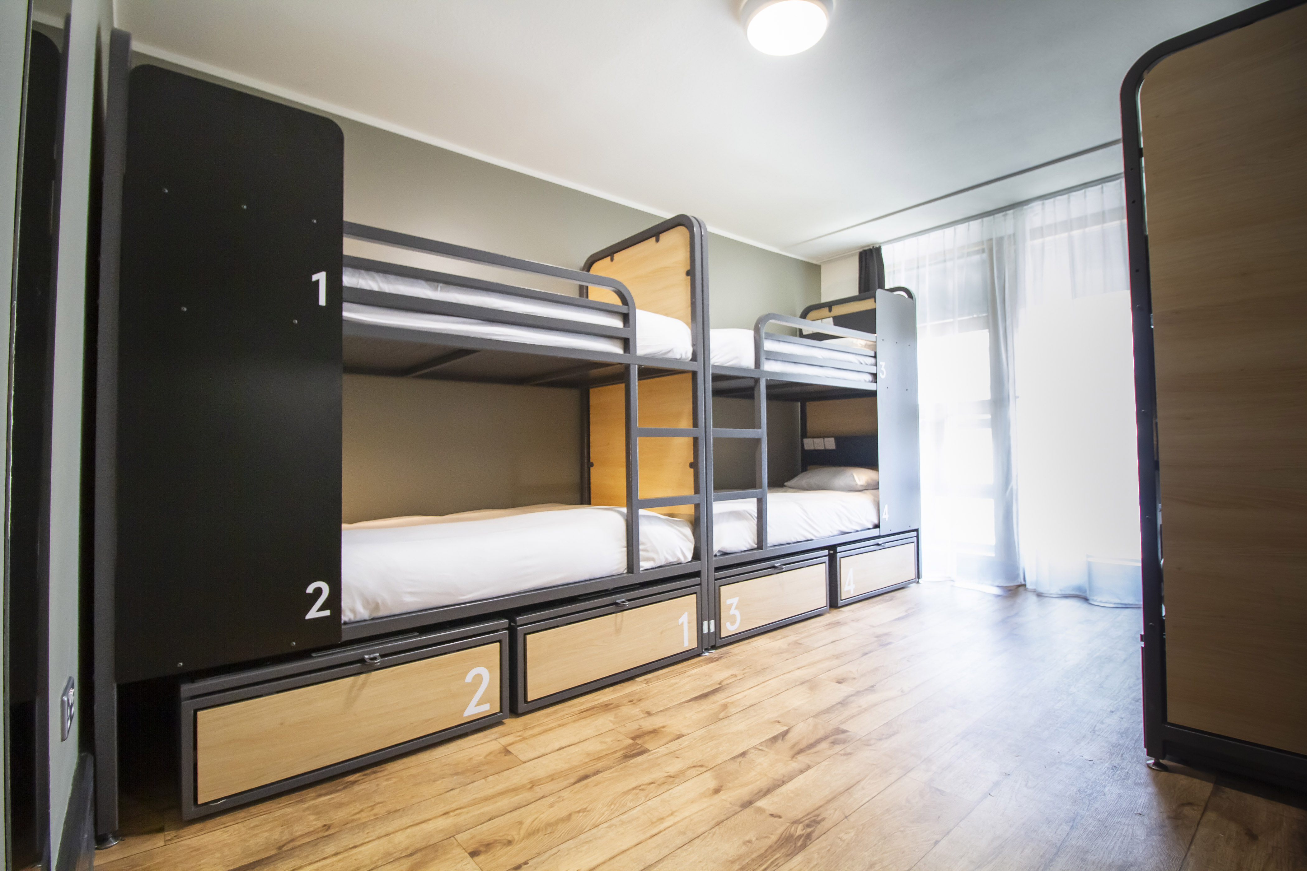 Generator - Bed in Small Dorm Enusite