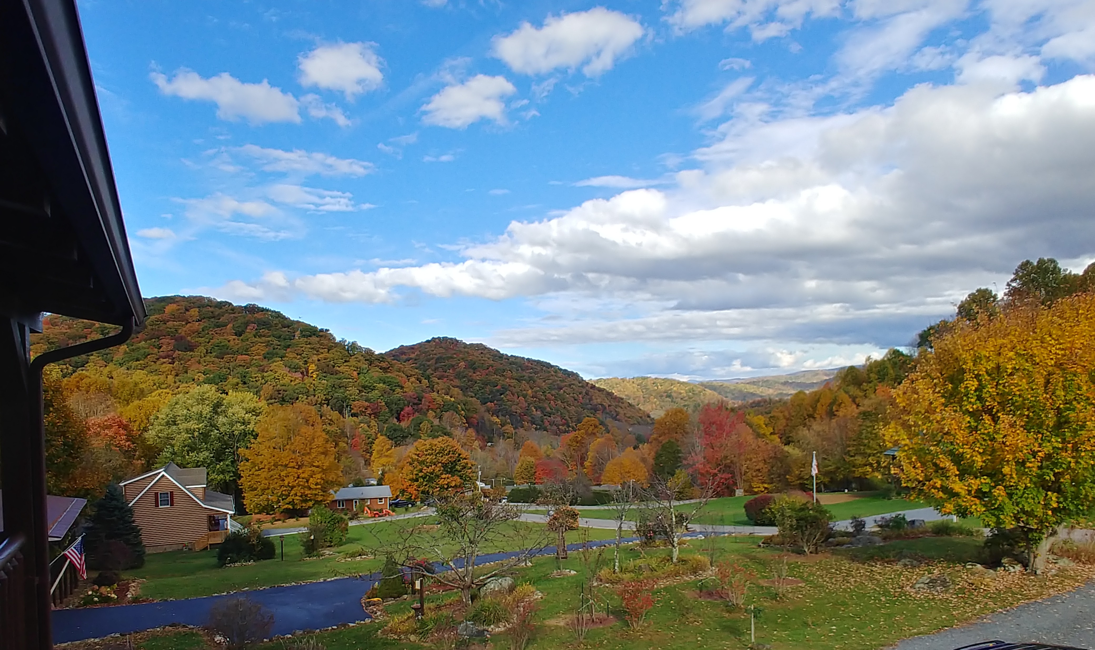 Red on Roan Cabins for Rent in Roan Mountain, Tennessee, United States