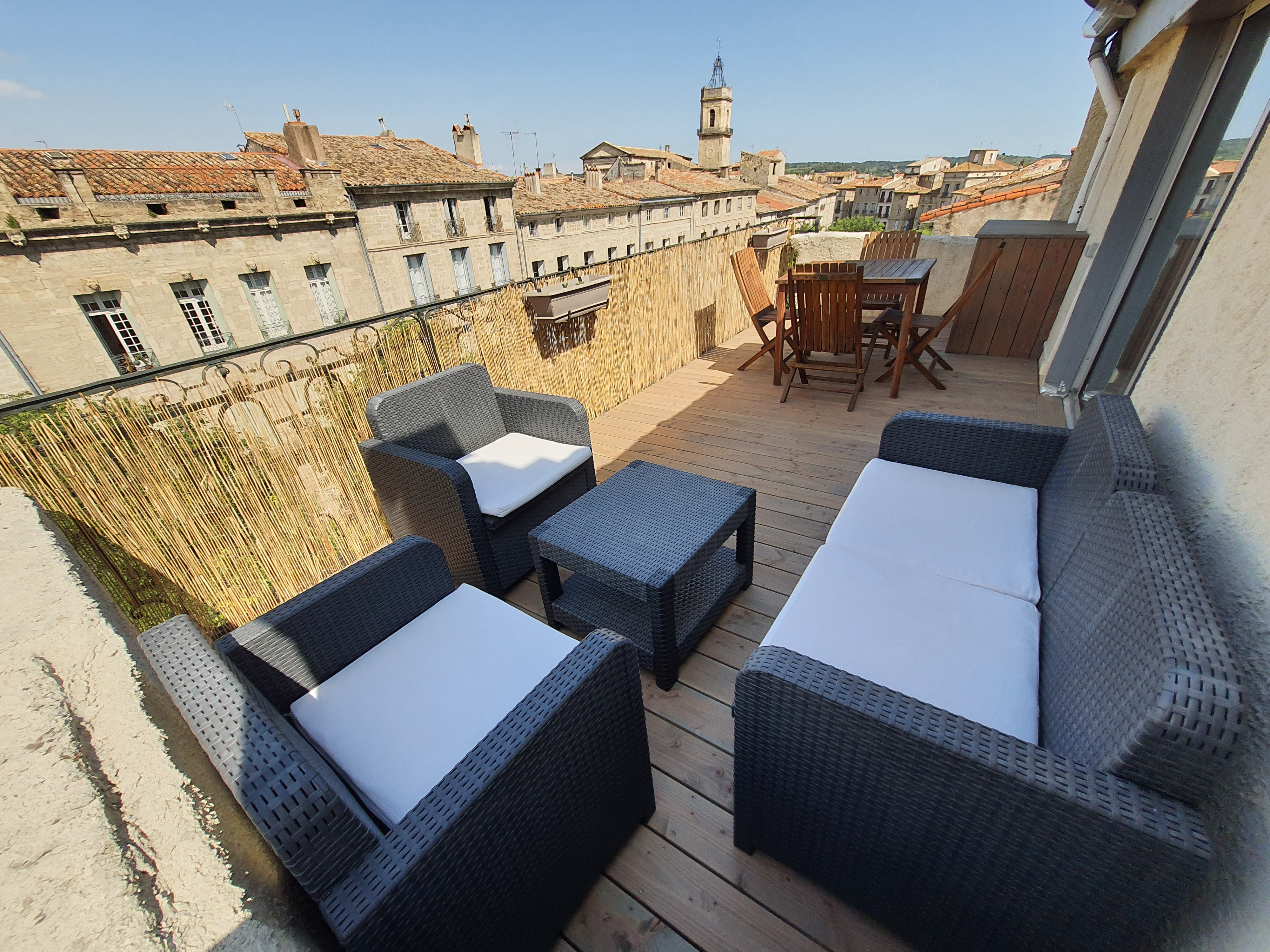 Air-conditioned apartment Panoramic view of Pézenas