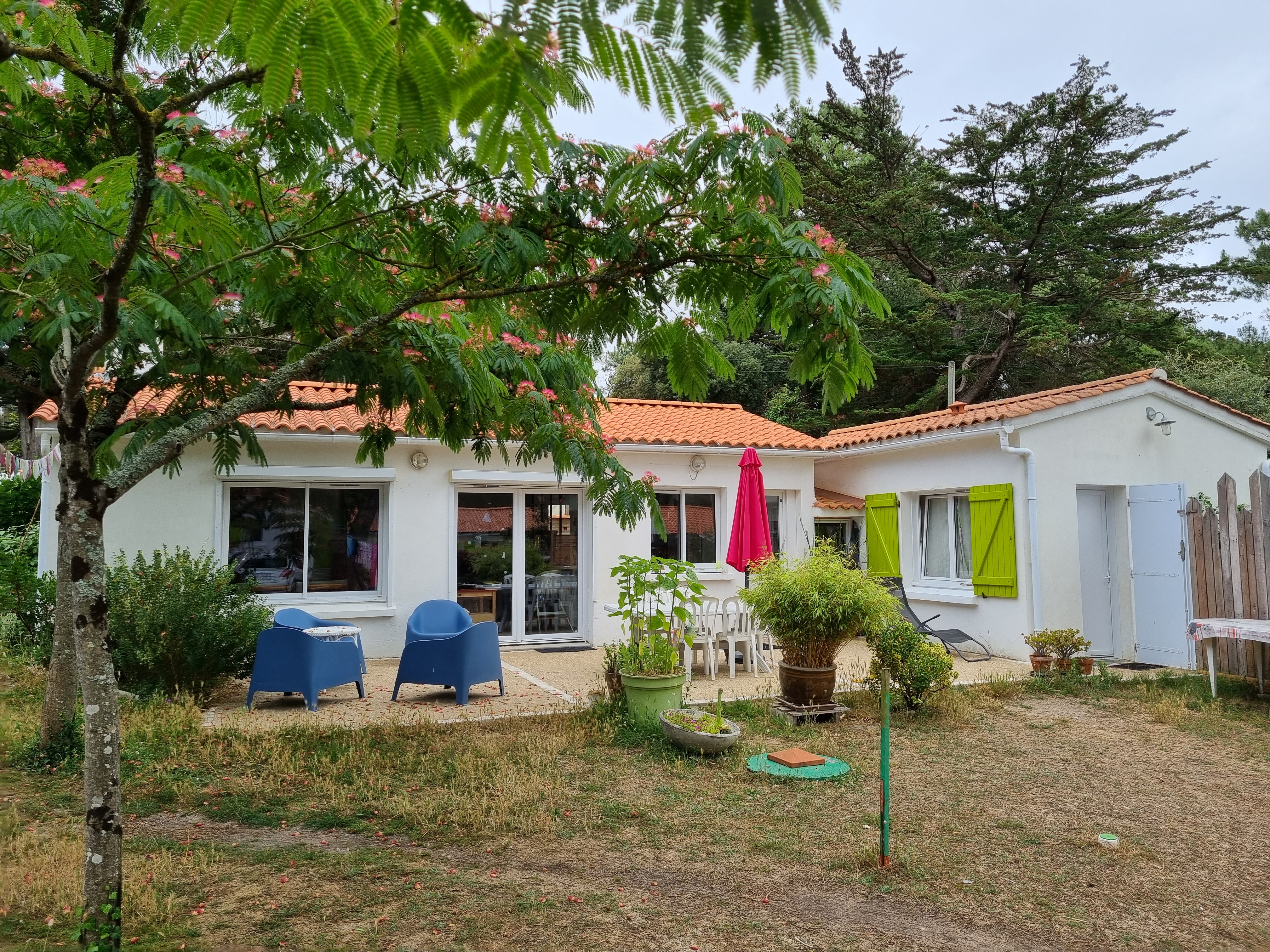 House 400m from the ocean in the pine forest