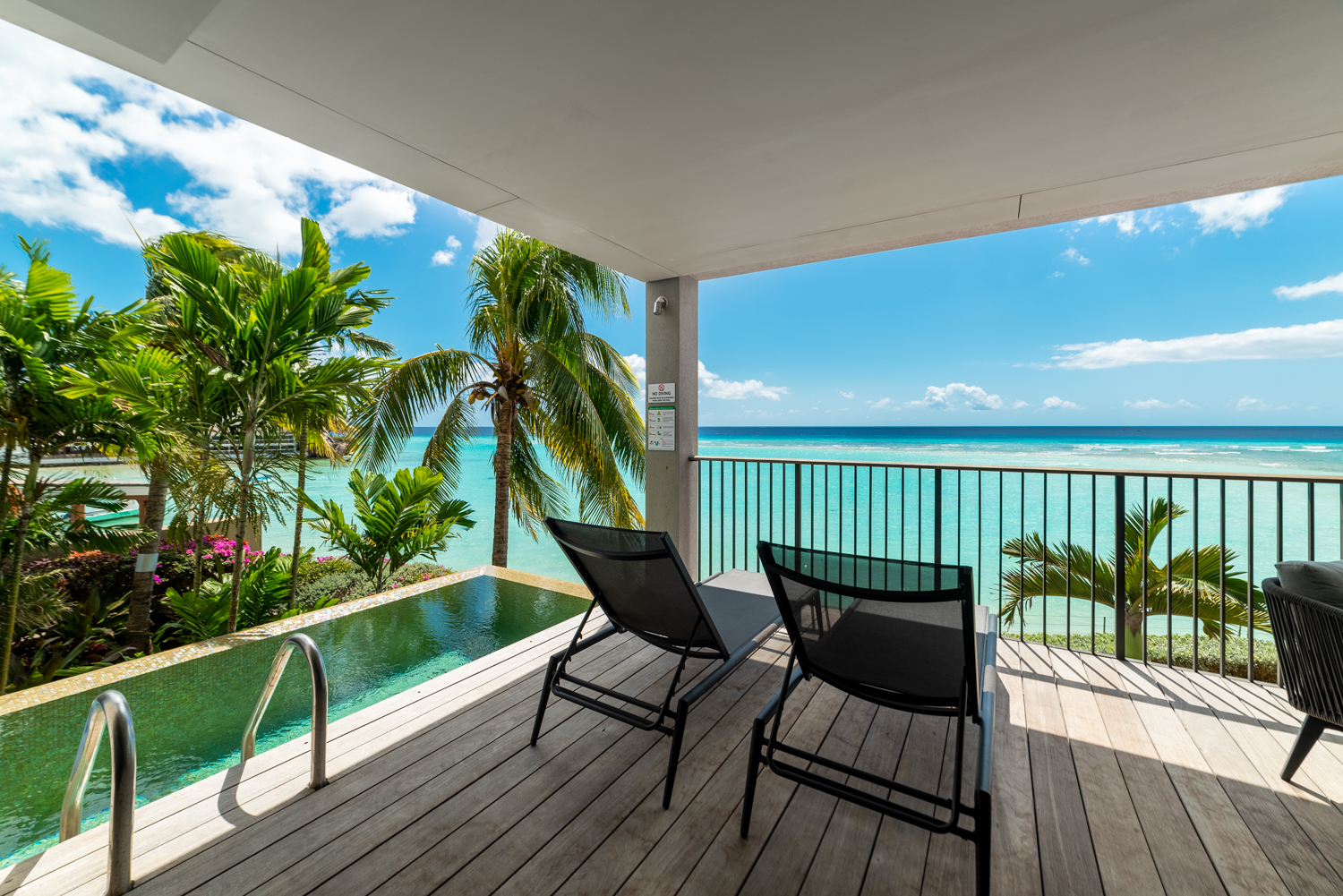 Luxurious Condo -Right on the water!!