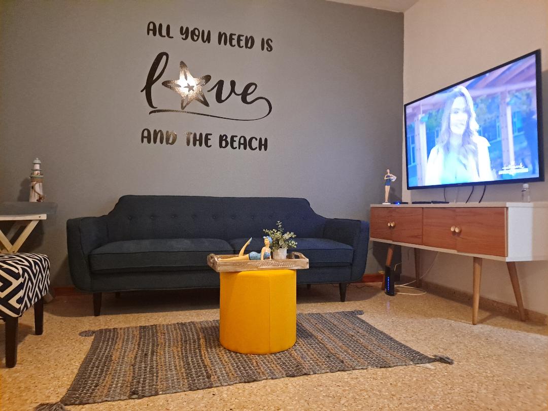 West Coast Apartments / Apt B -1 /Near Everything