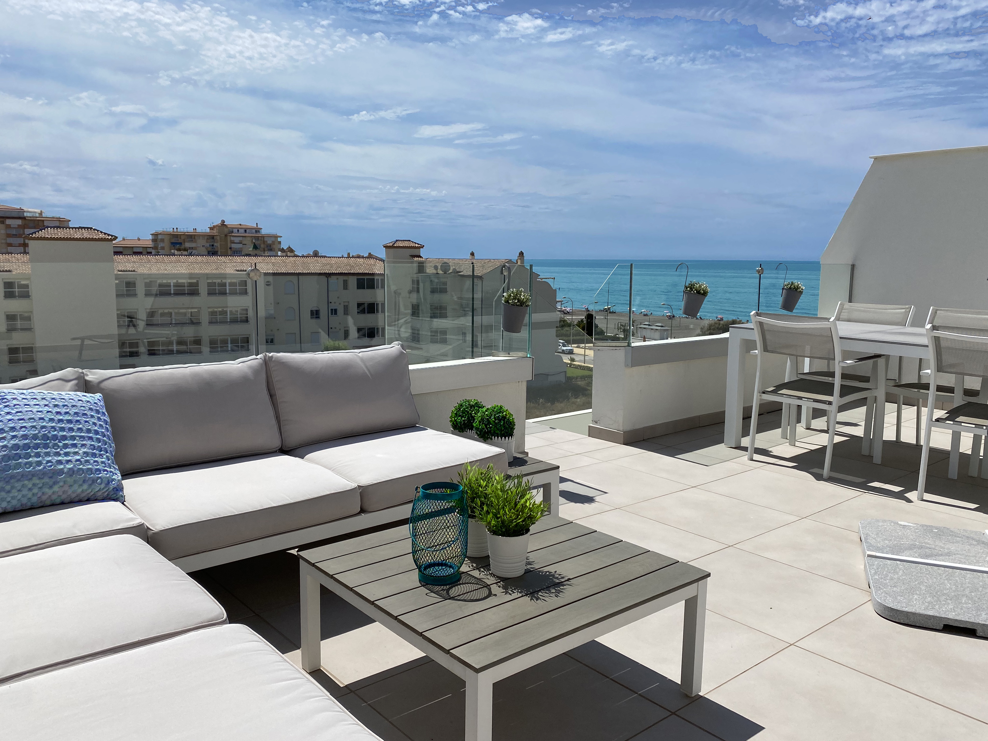 First line penthouse with sea view