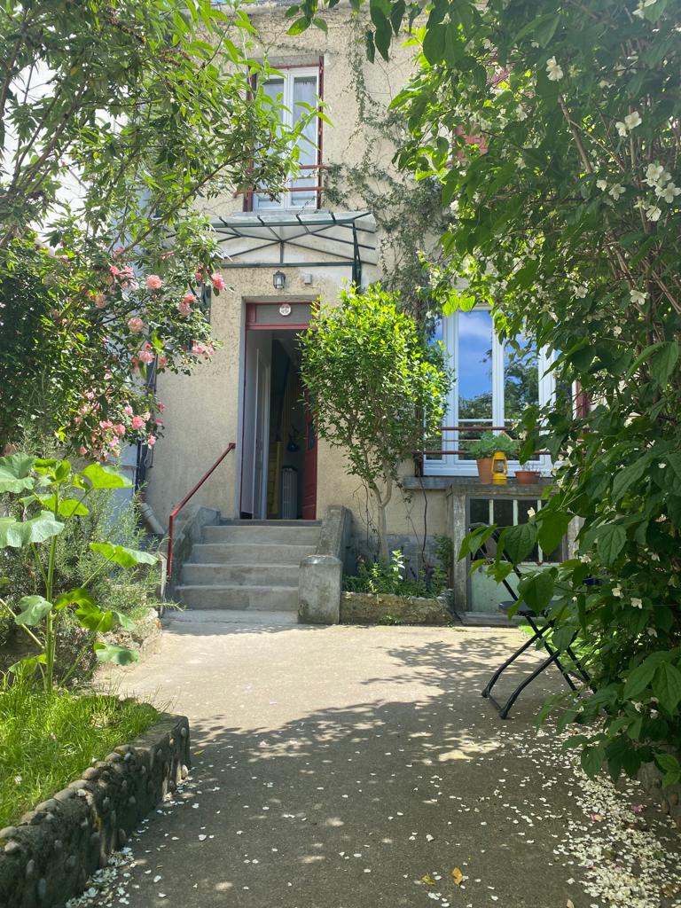 100m2 + garden. Very Nice House in Paris