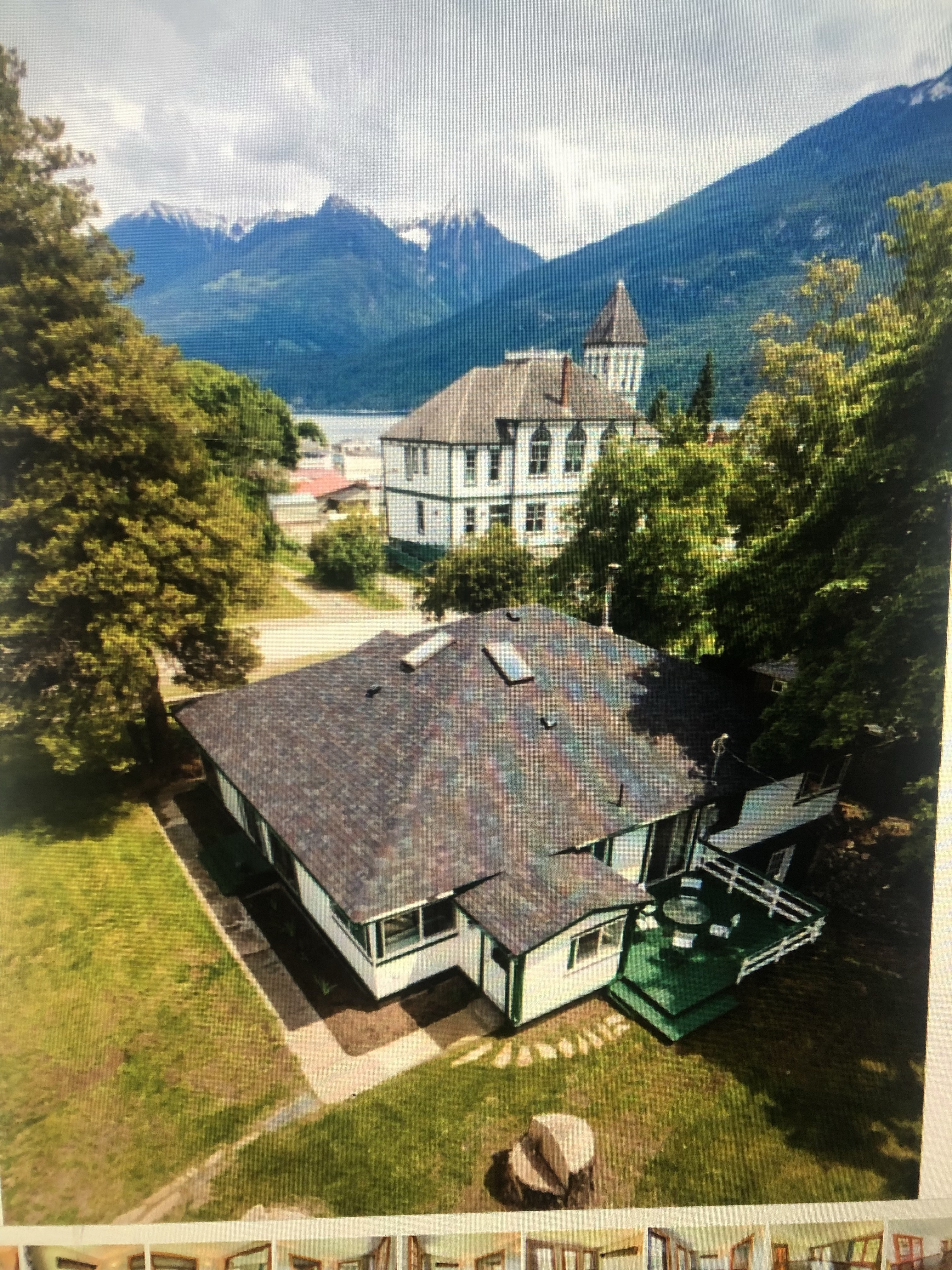 Outstanding Heritage home in the heart of Kaslo BC