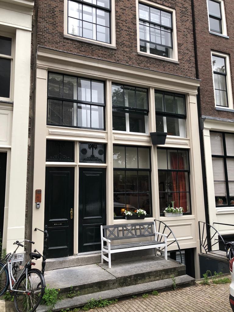 Colorfull home in the heart of the Jordaan — Amsterdam stay
