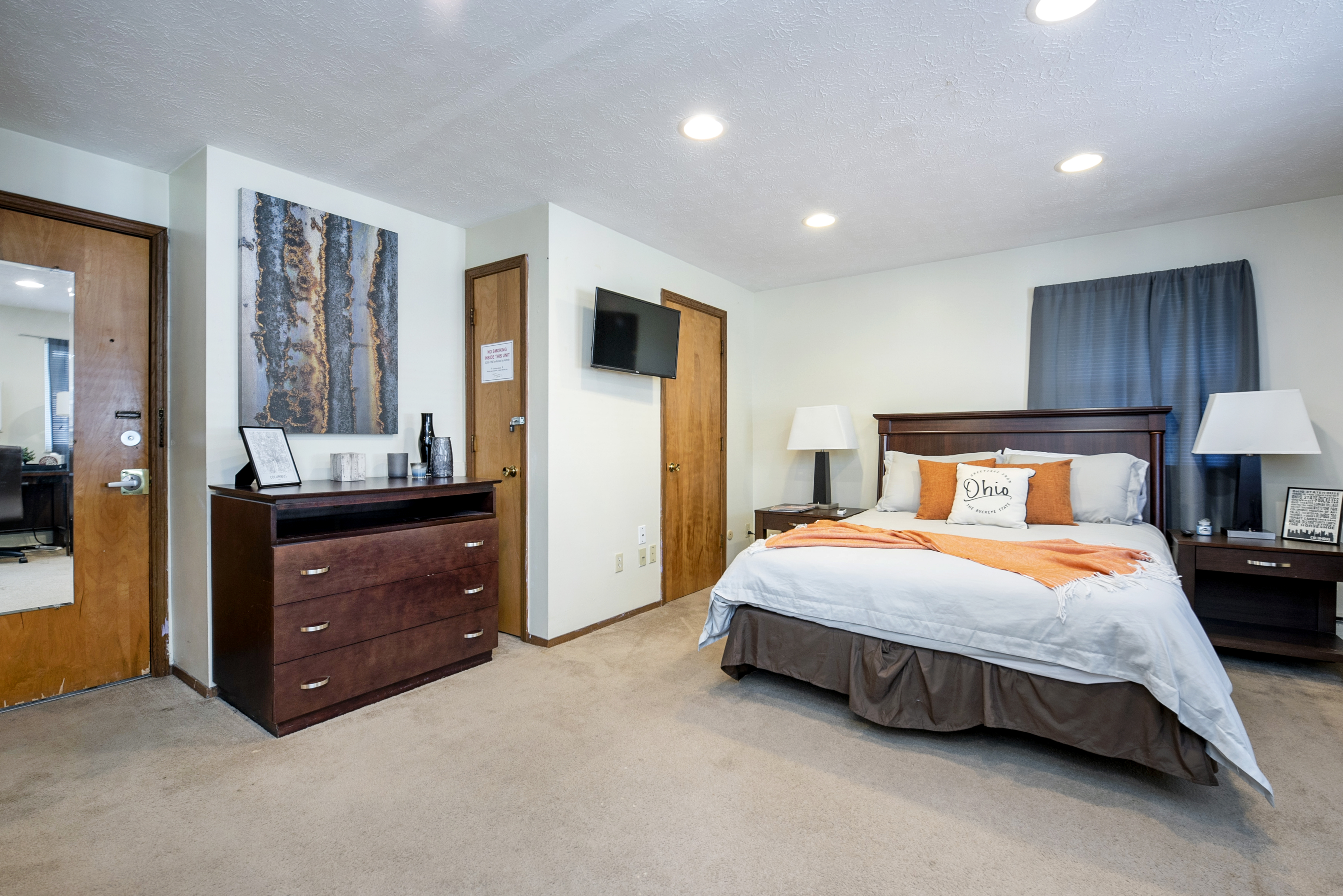 Charming Studio - Walk To Ohio State and High St! in Near North/University, Columbus
