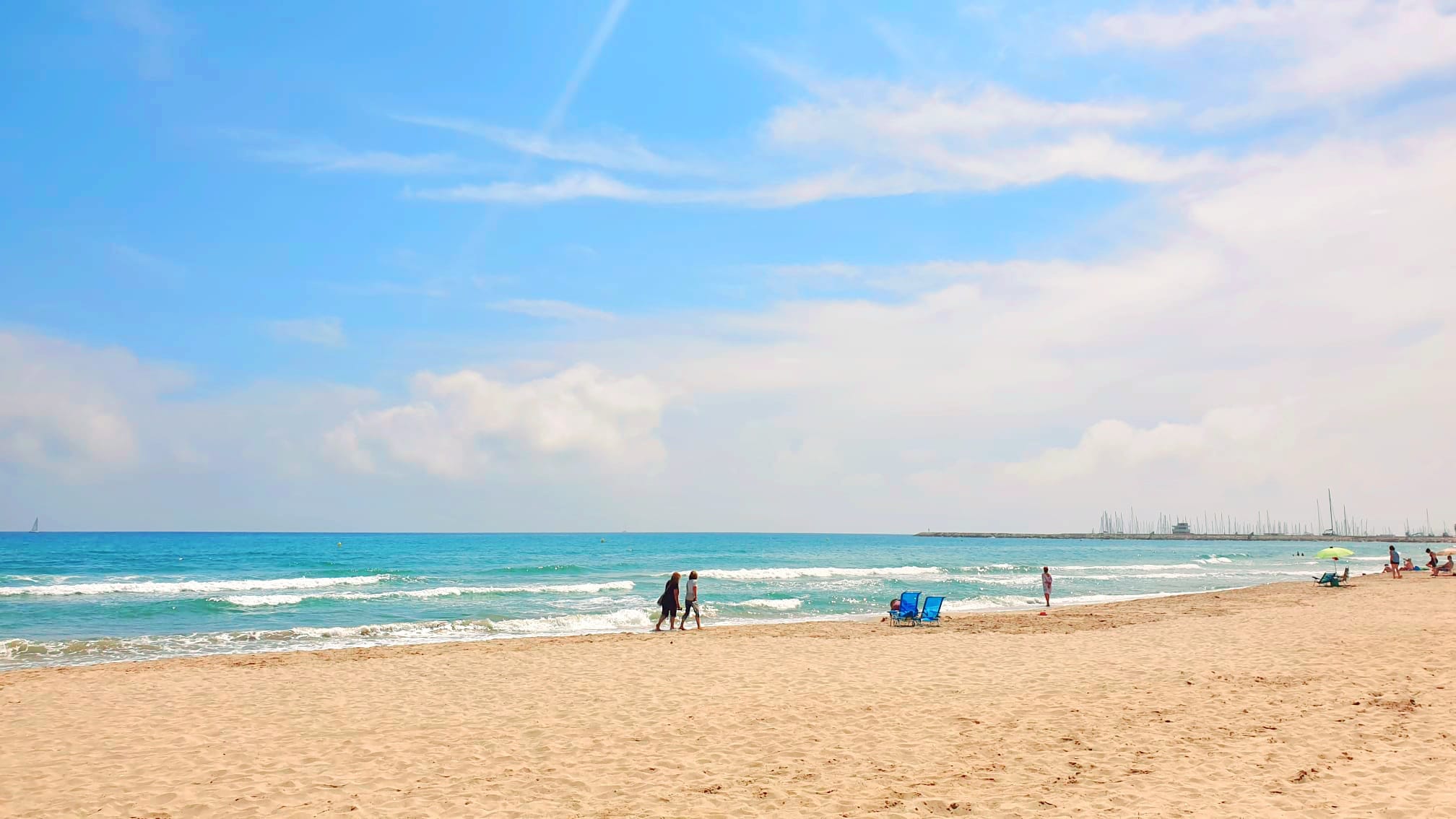 Cozy Family Flat near the Beach, Free Parking