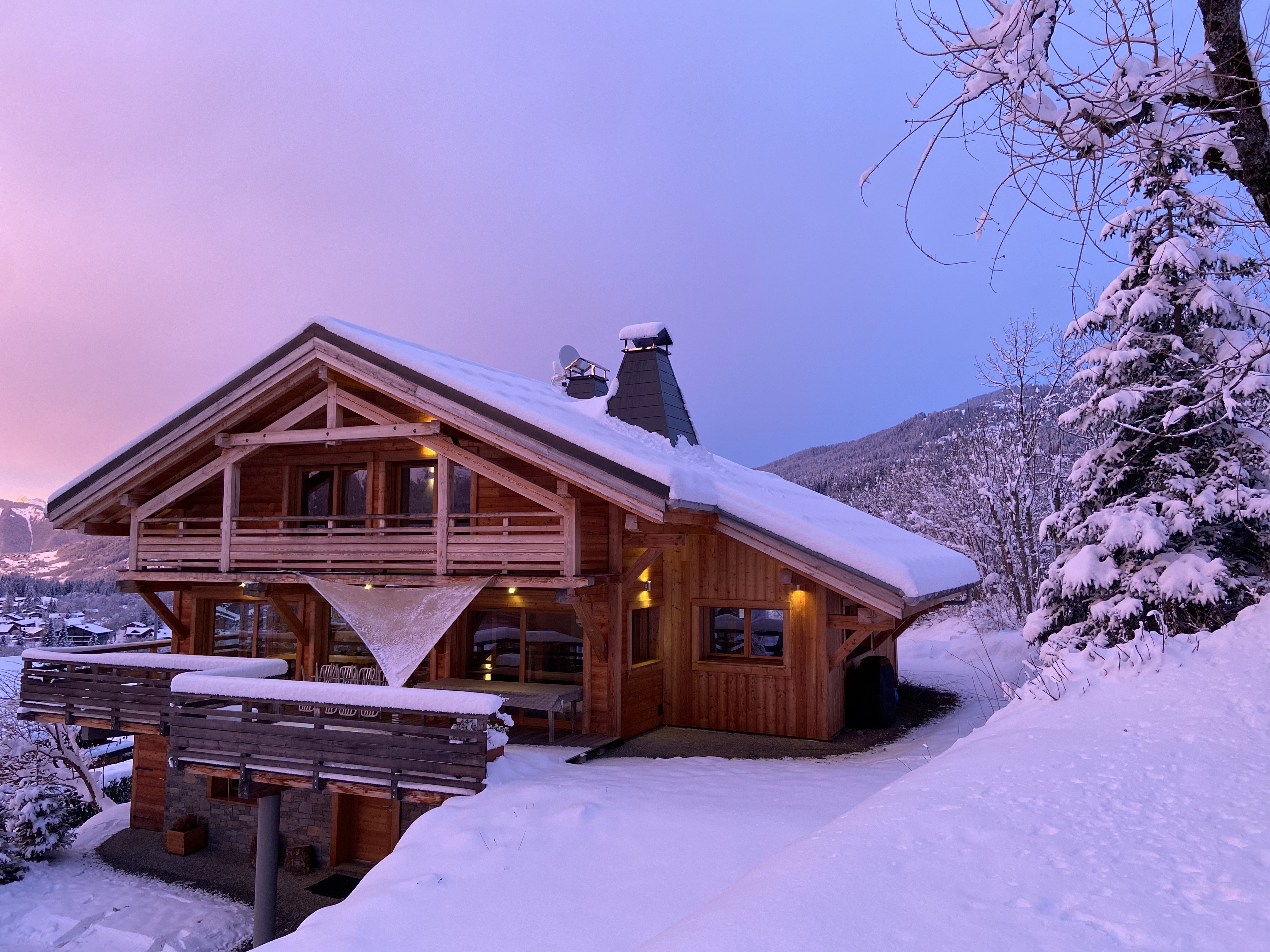 Luxury chalet with beautiful views near slopes