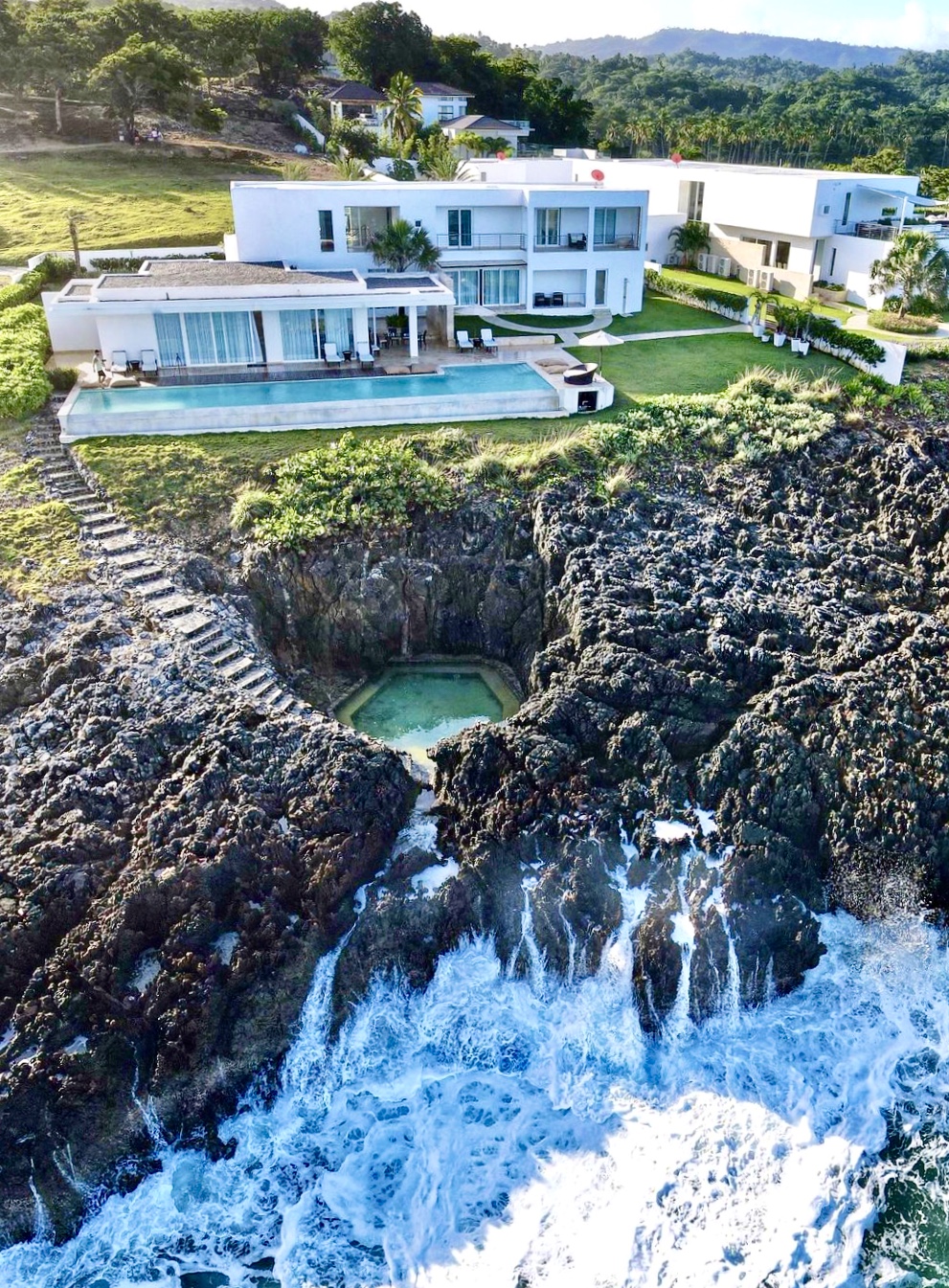 ONLY VILLA IN DR WITH A PRIVATE NATURAL REEF POOL