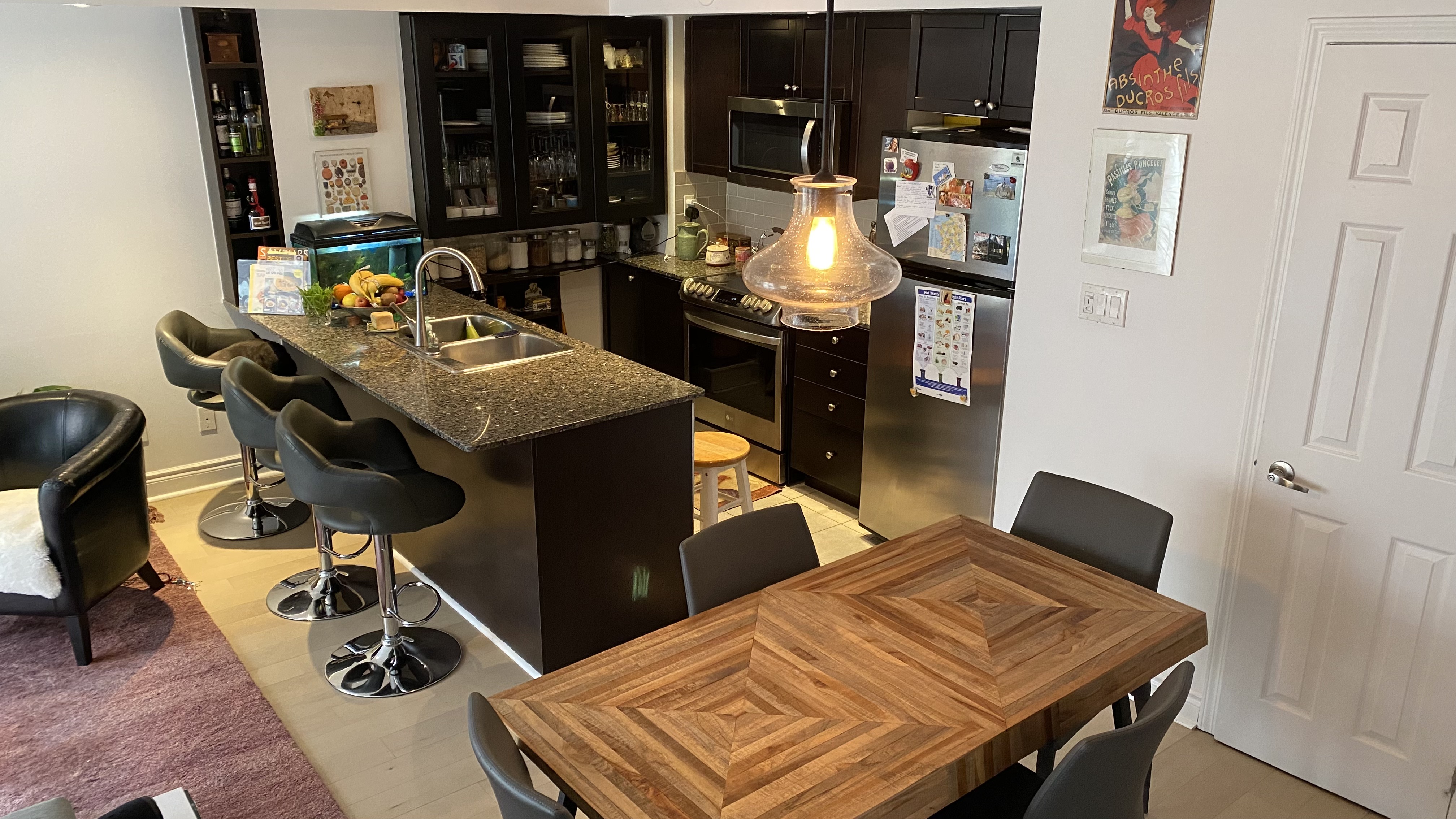 Your getaway in Toronto! in Dovercourt-Wallace Emerson-Junction, Toronto