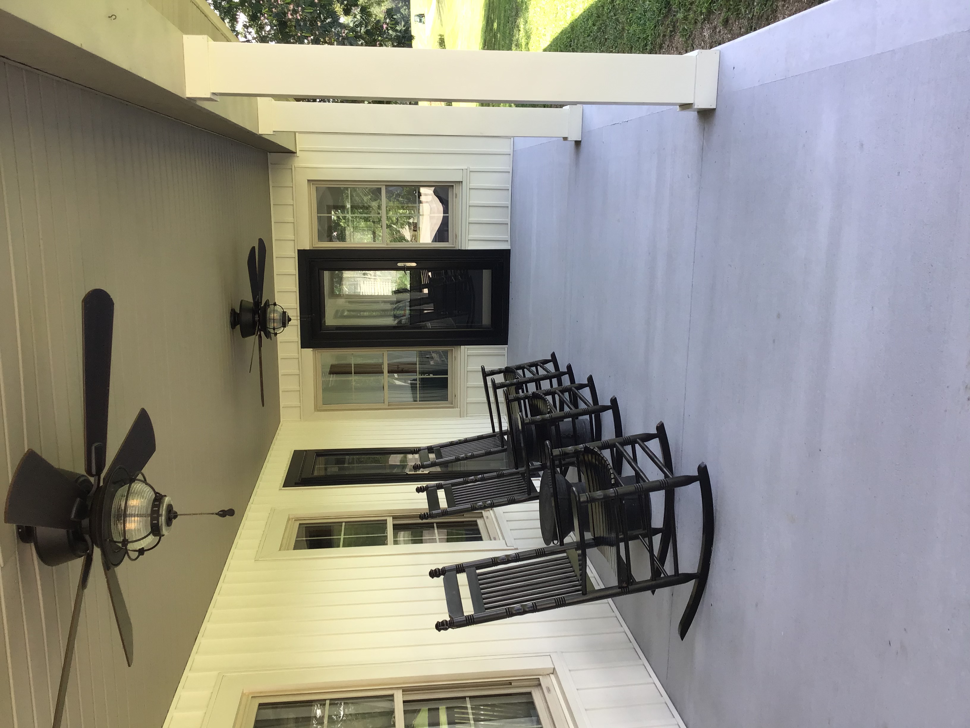 The John L. Wright Farmhouse, Stearns, KY. Farm stays for Rent in