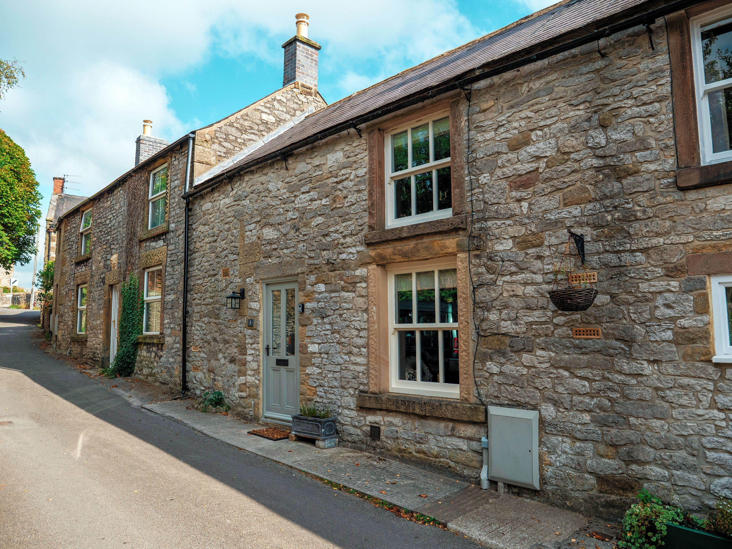 Cosy Beamed Stone Cottage Youlgreave Cottages for Rent in