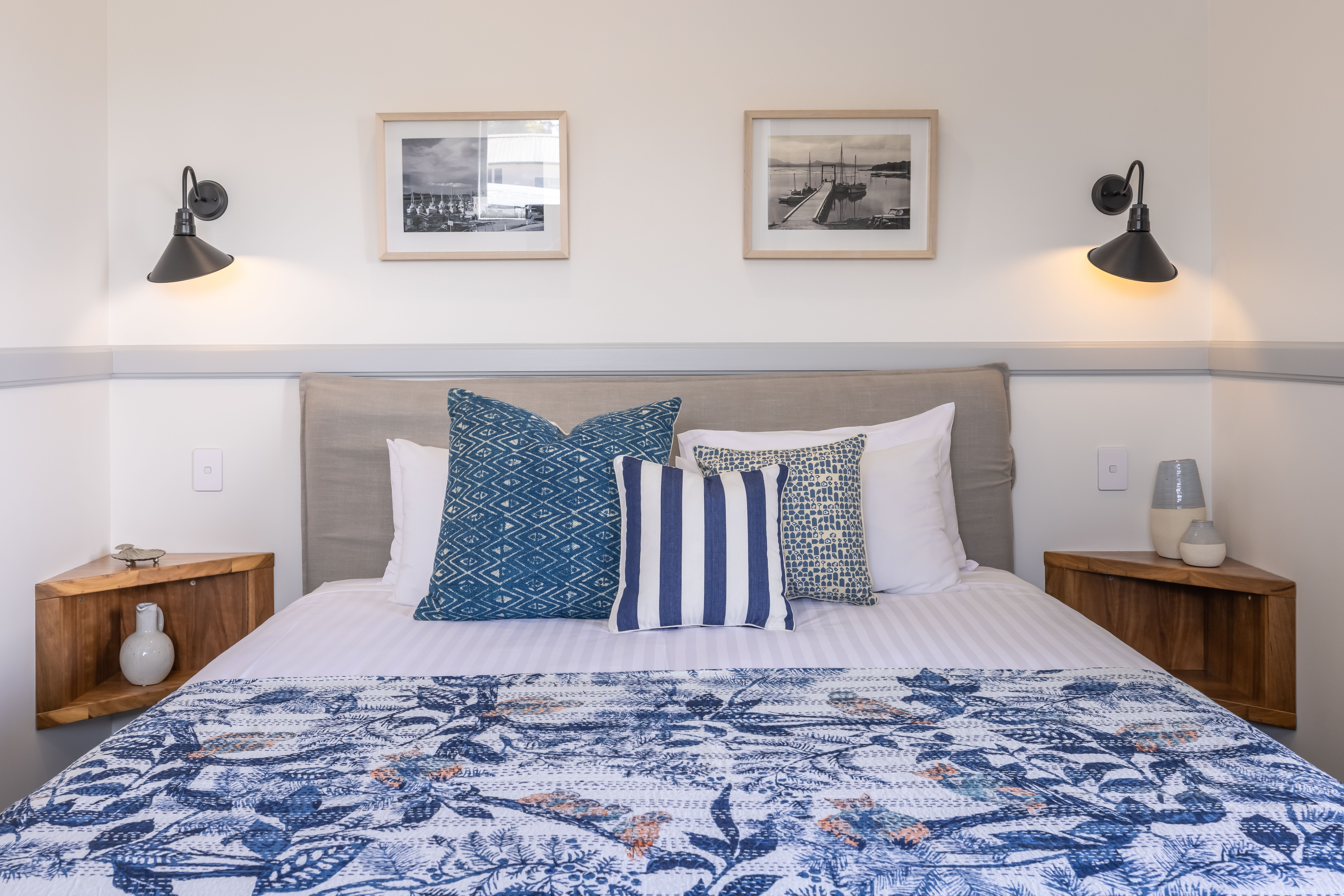 Bermagui Beach Hotel - King Room with Ensuite