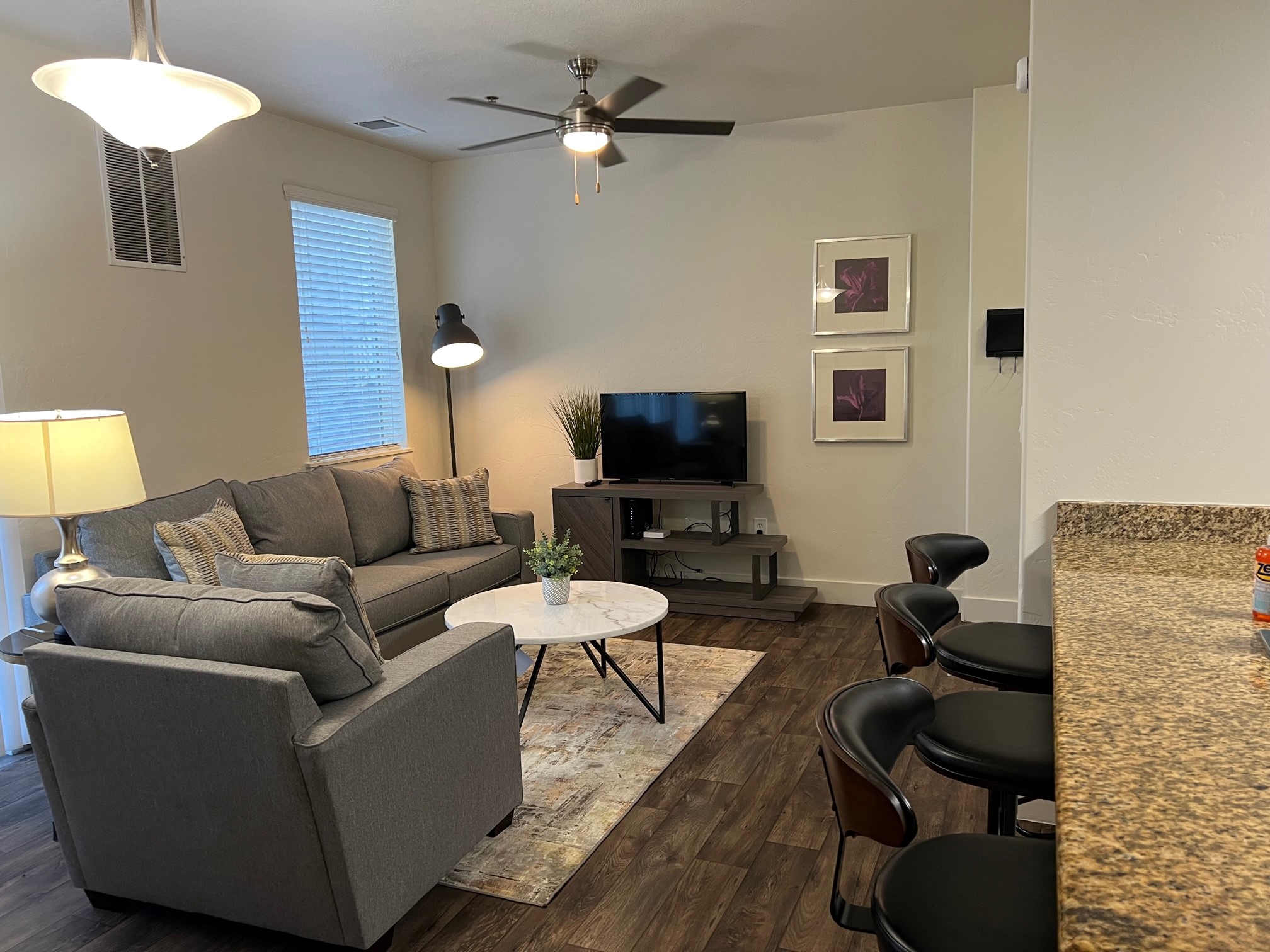 Modern & Cozy One Bedroom Close to Ski Resorts