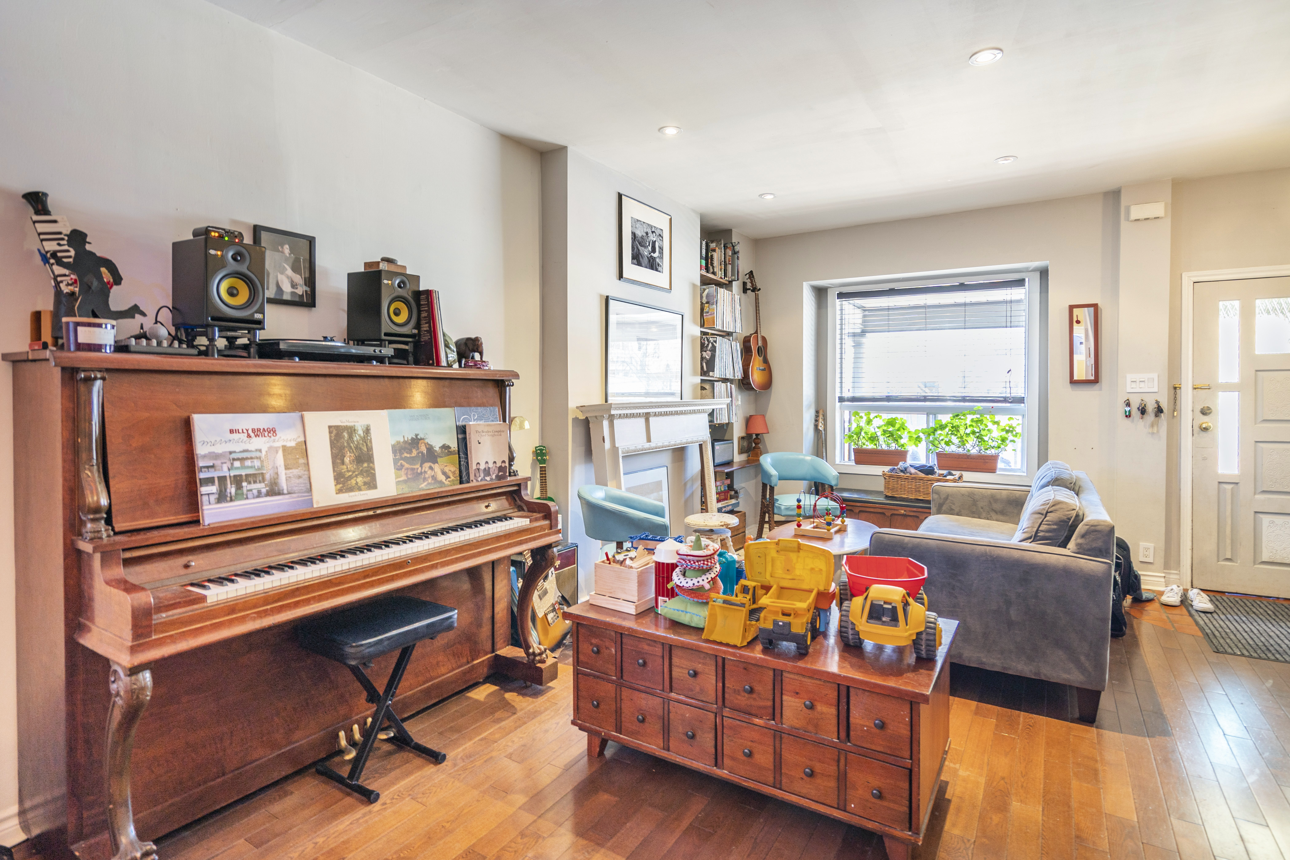 Cozy apartment in artsy Junction - STR-2202-HYBRVL in Dovercourt-Wallace Emerson-Junction, Toronto