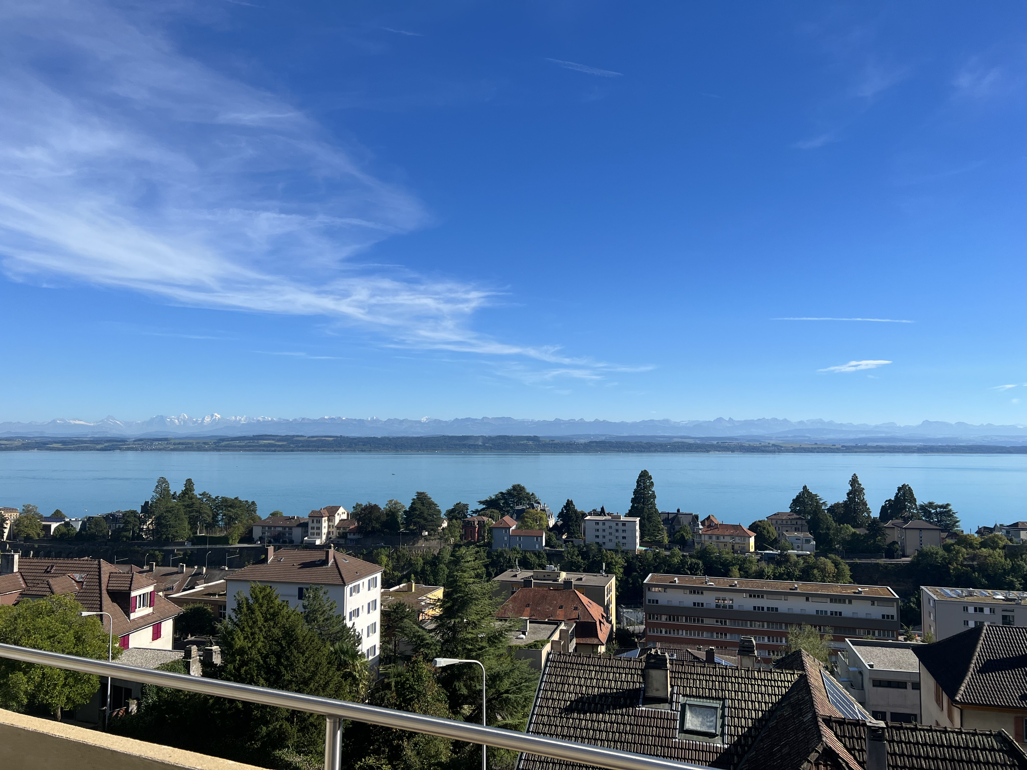 Attic apartment with a view of Lake ATTICA