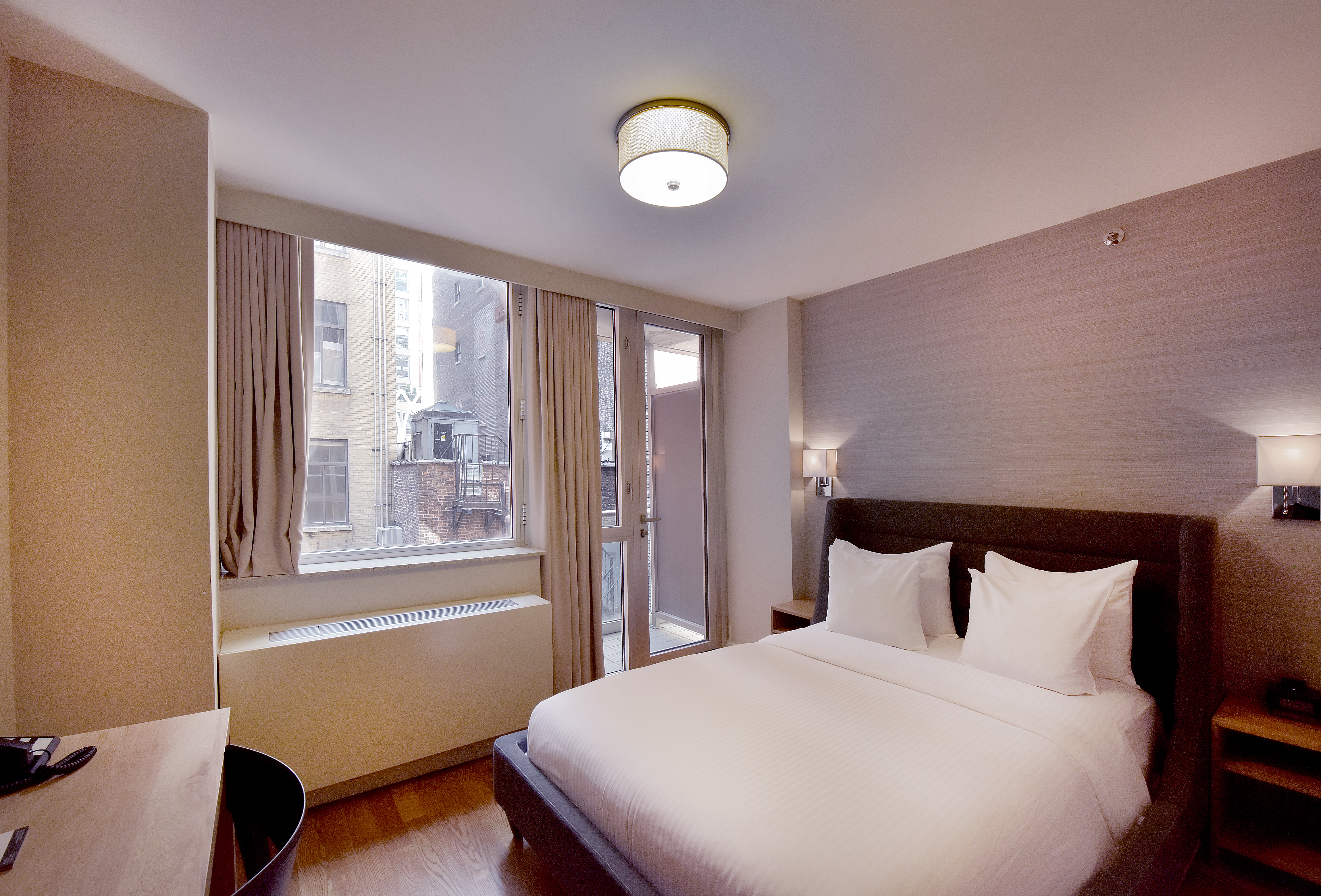 Hotel 32 32, Full Superior