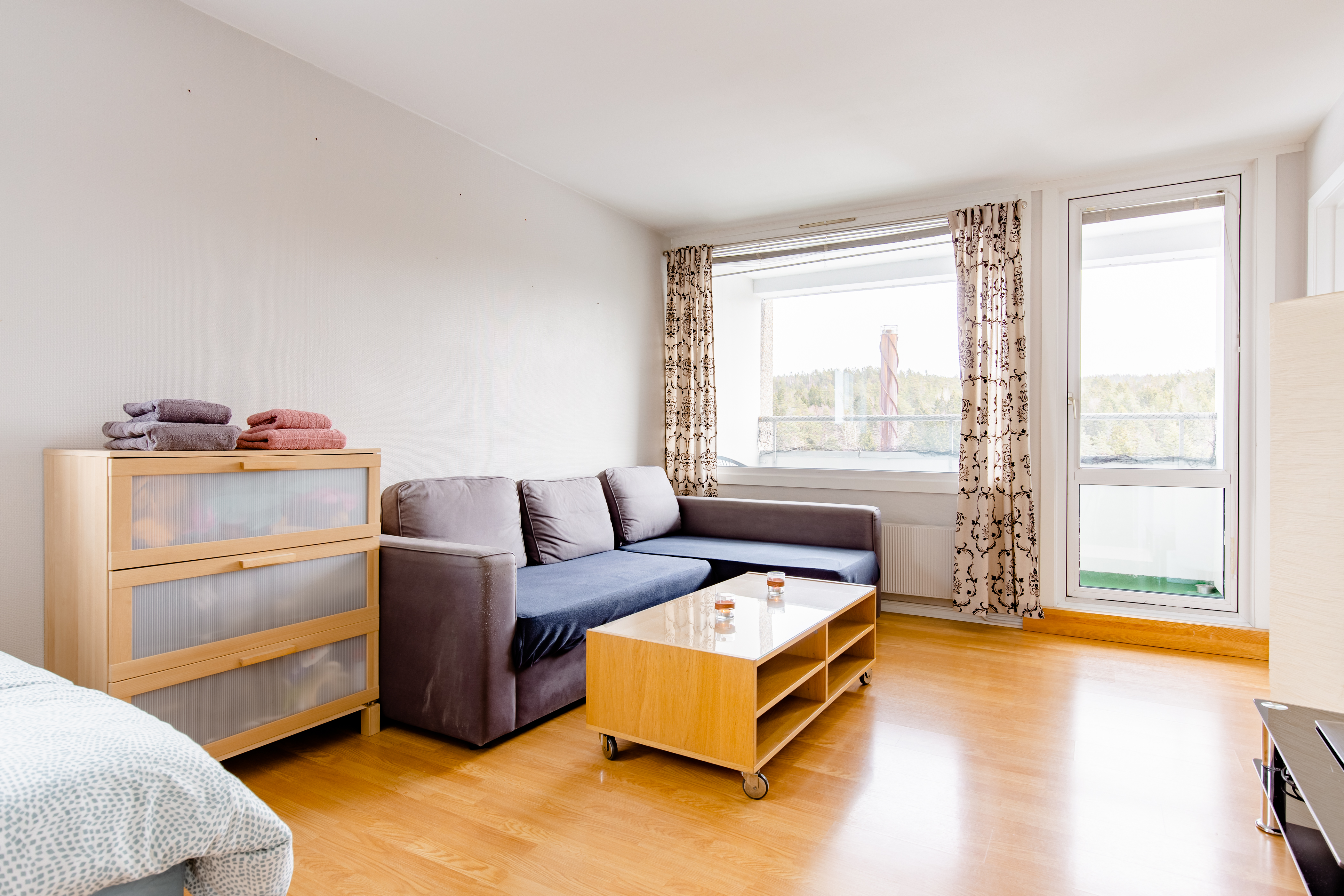 Private room on top floor, good view, near nature