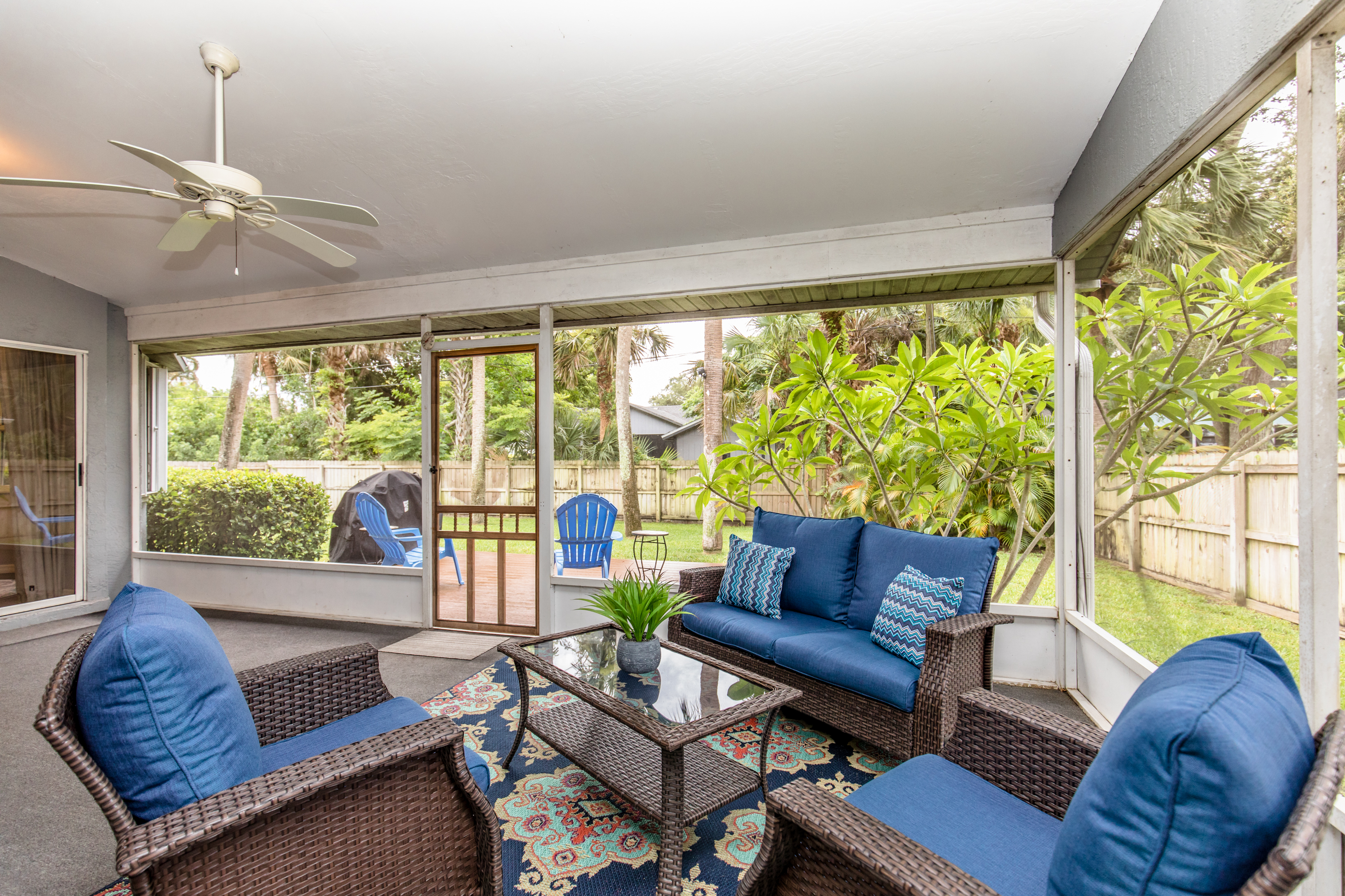 Patio Paradise! 3BR/2BA Private/Fenced Yard, Wi-Fi
