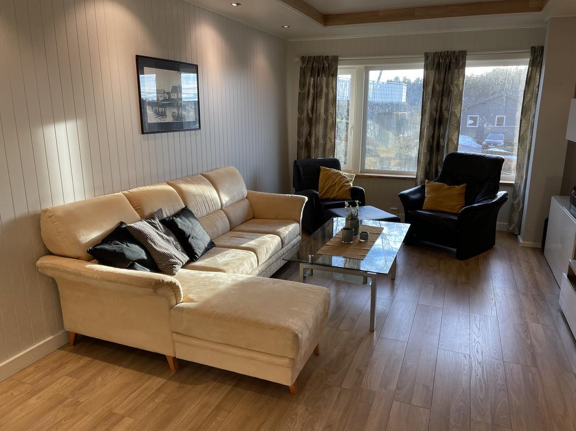 Cozy and spacious apartment. Free parking.