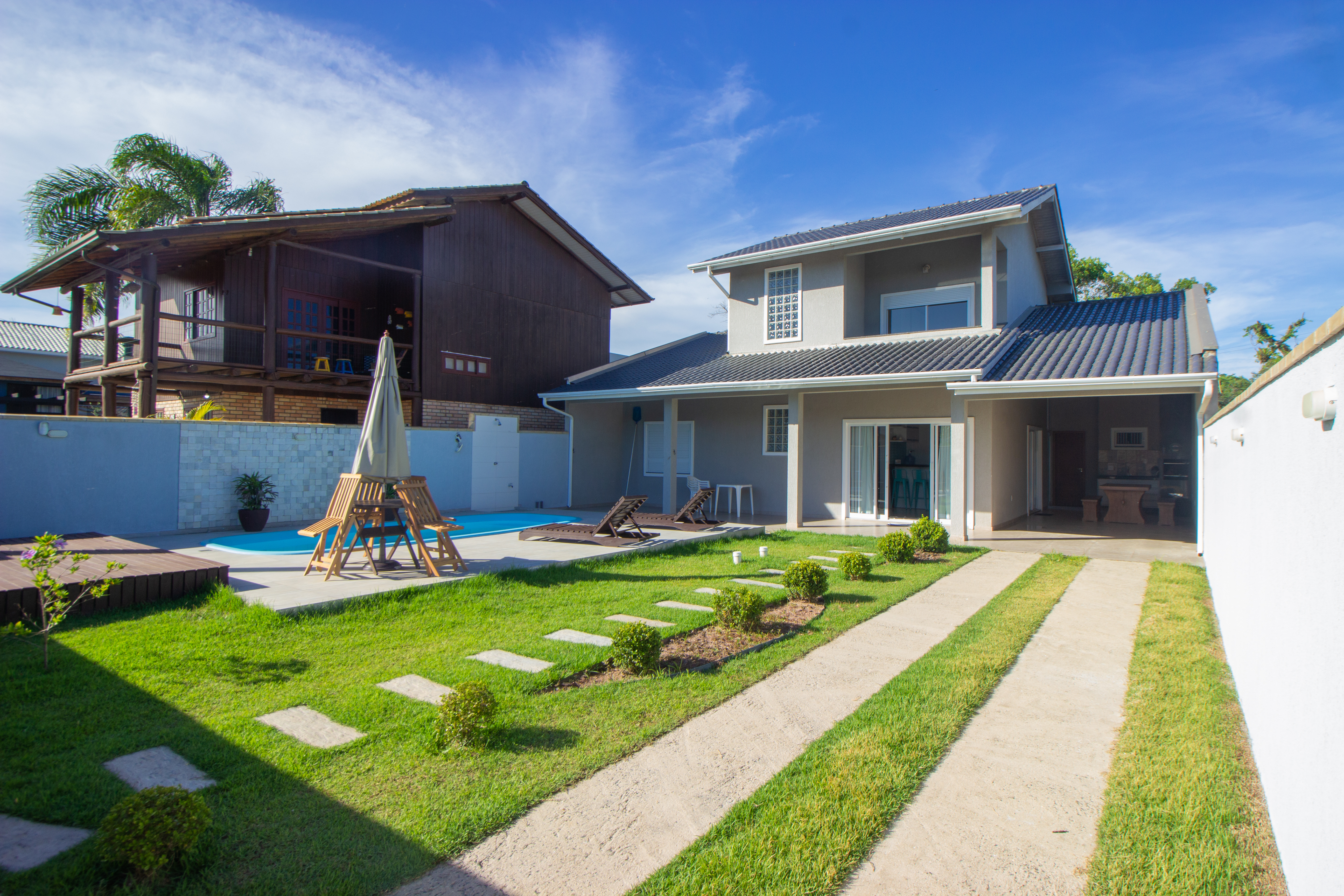 Spacious house with pool in Mariscal for 8 people