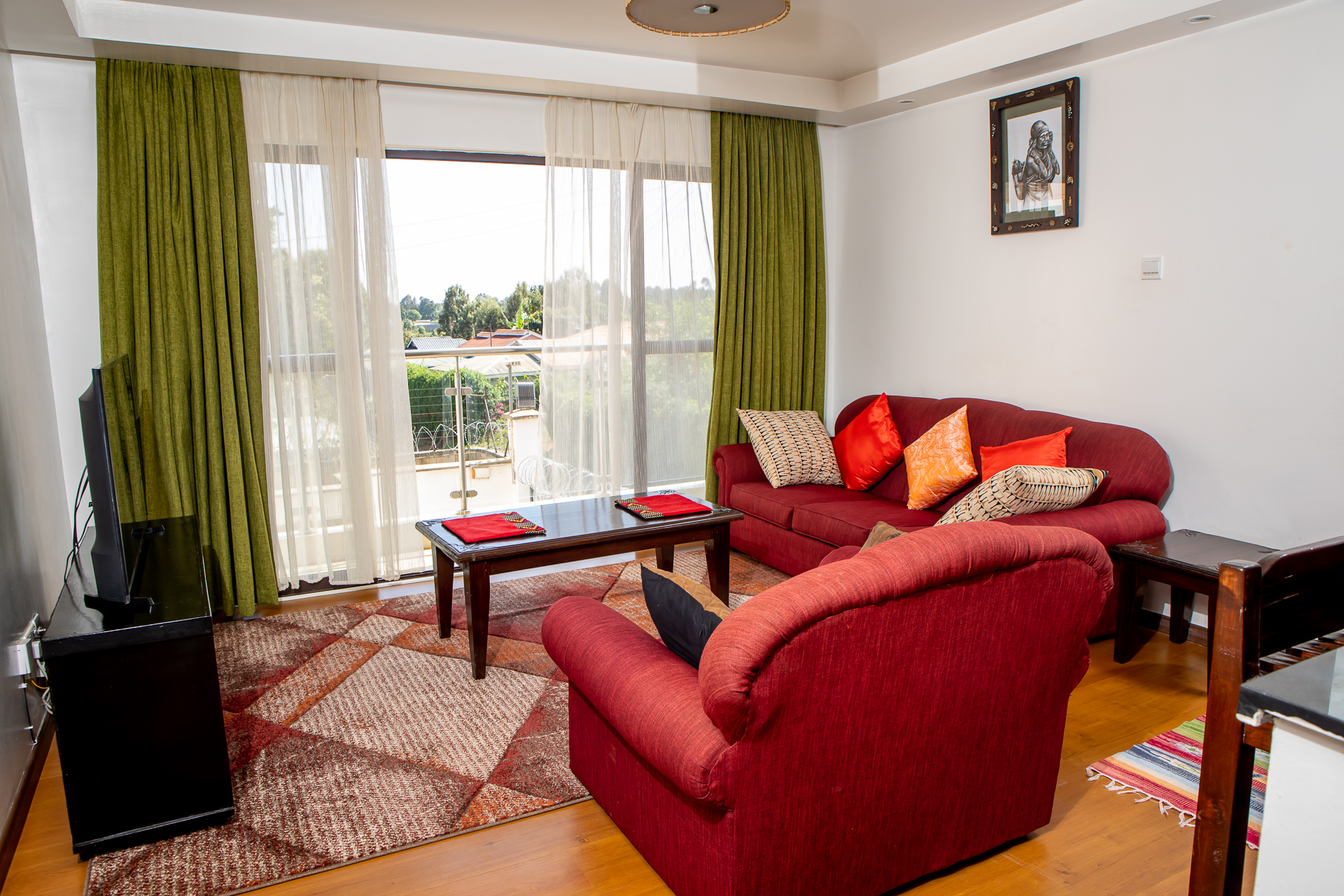 Lovely one-bedroom apartment near Two Rivers Mall