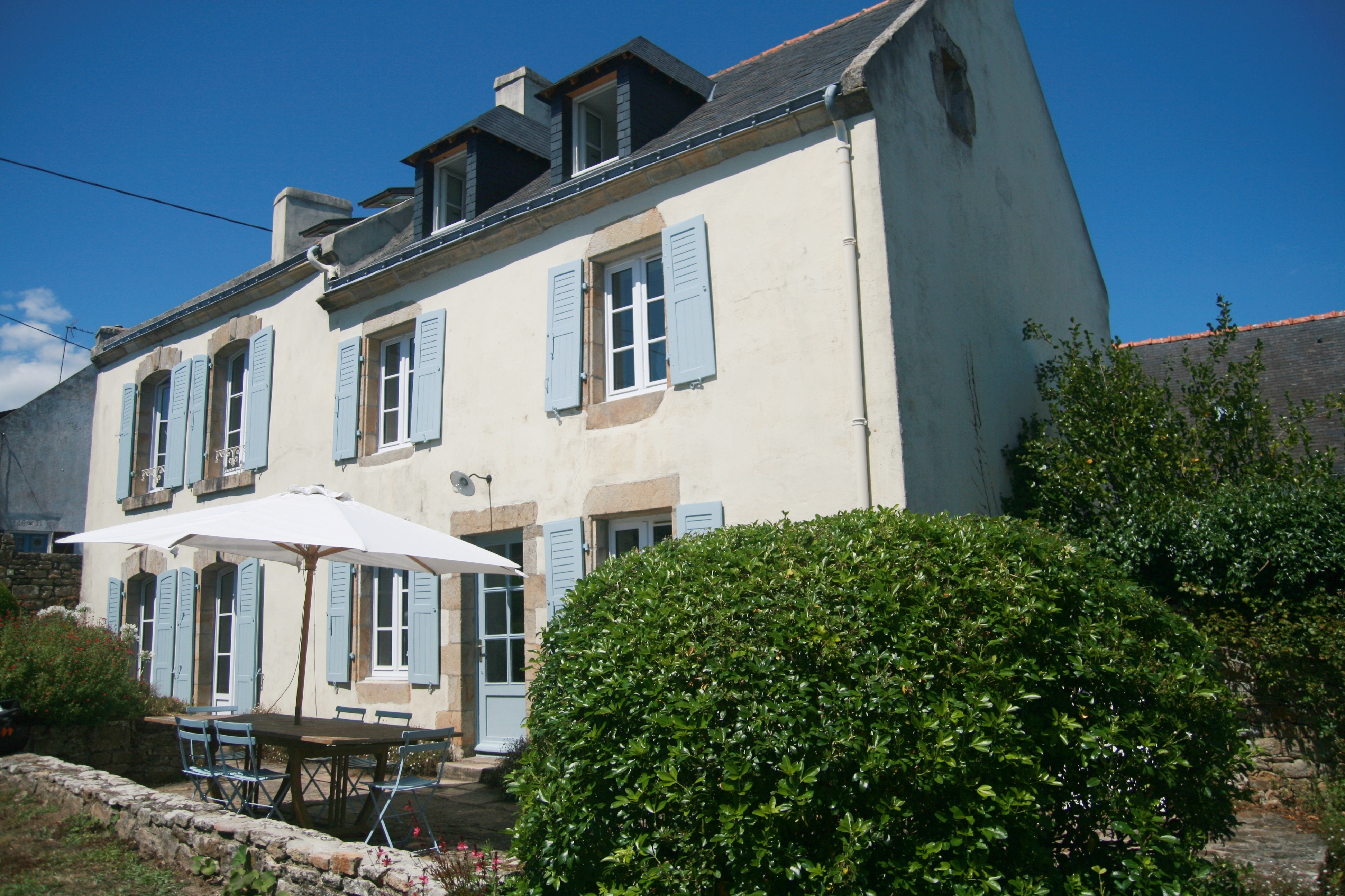 Beautiful old family house-12 pers.