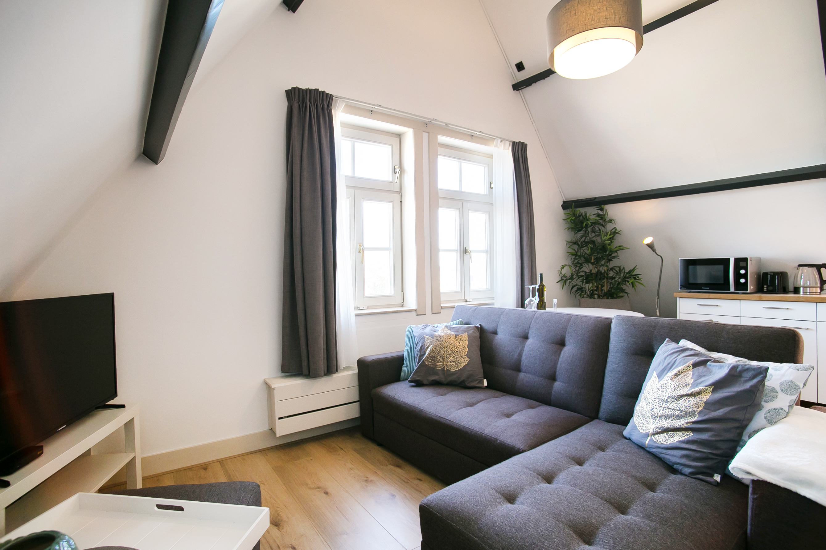 TopFloor apartment Near Beach. โ The Hague stay