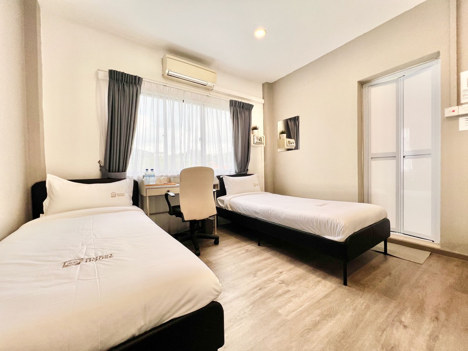 Amazing Clean Room @NUS & Haw Par Villa MRT! (309)