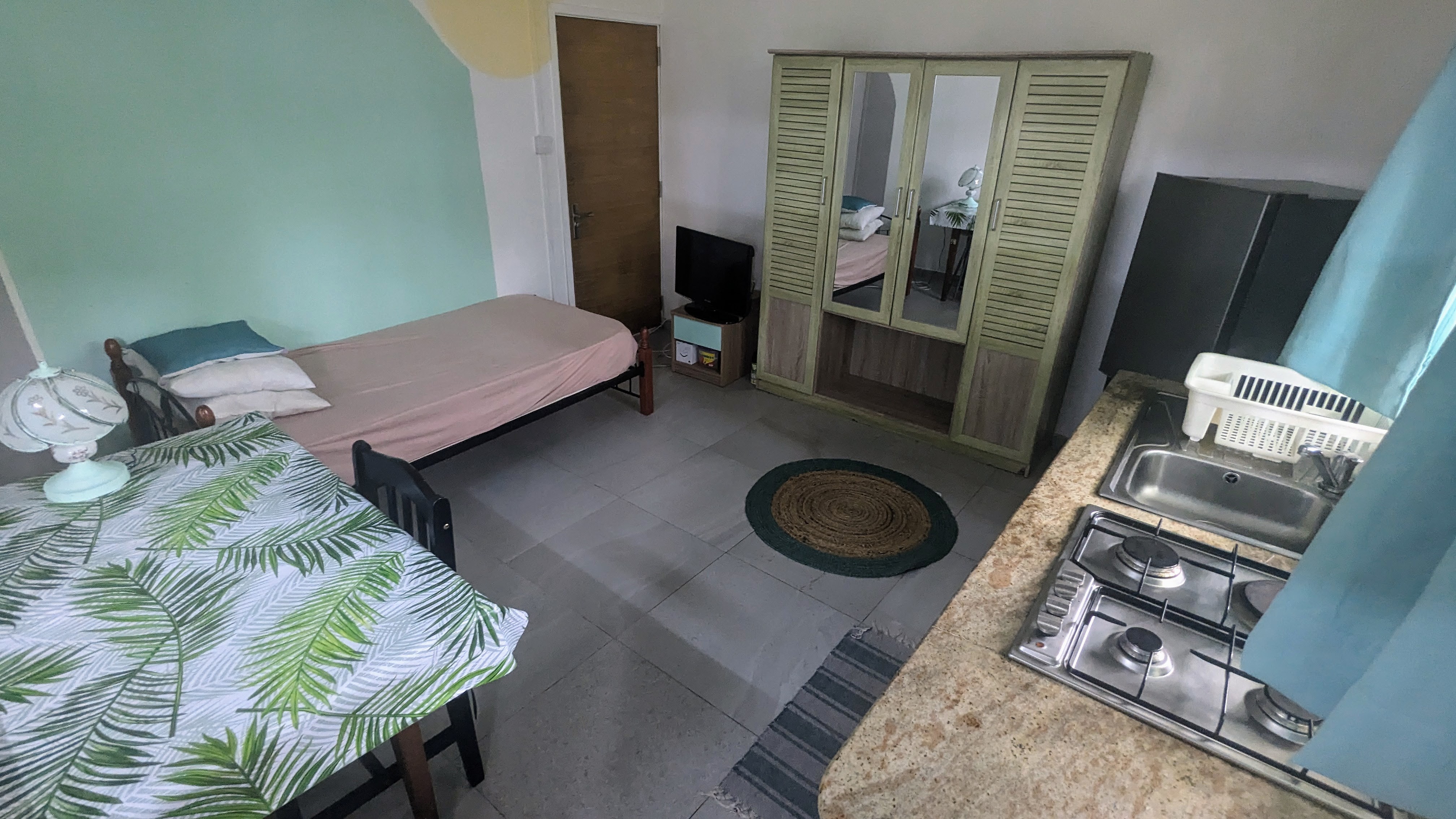 Spacious studio/Spacious studio in the center