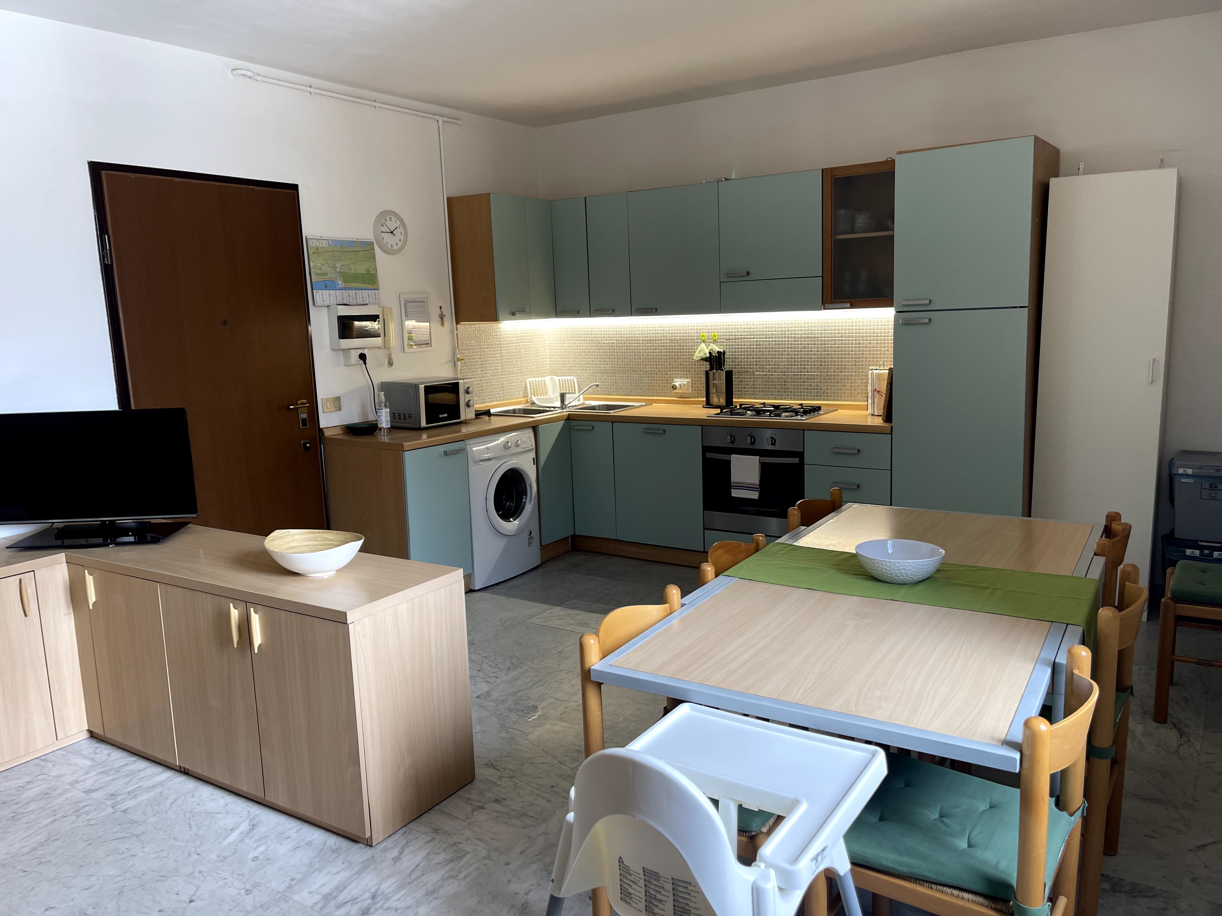 100 meters from the sea and 30 meters from the pine forest.