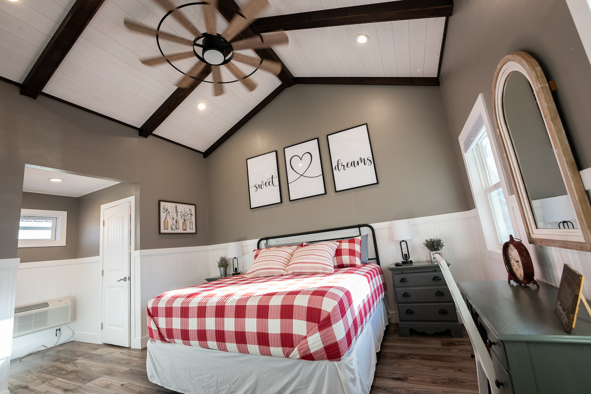 Newly Remodeled Aframe Pet Friendly Cabins for Rent in Springville