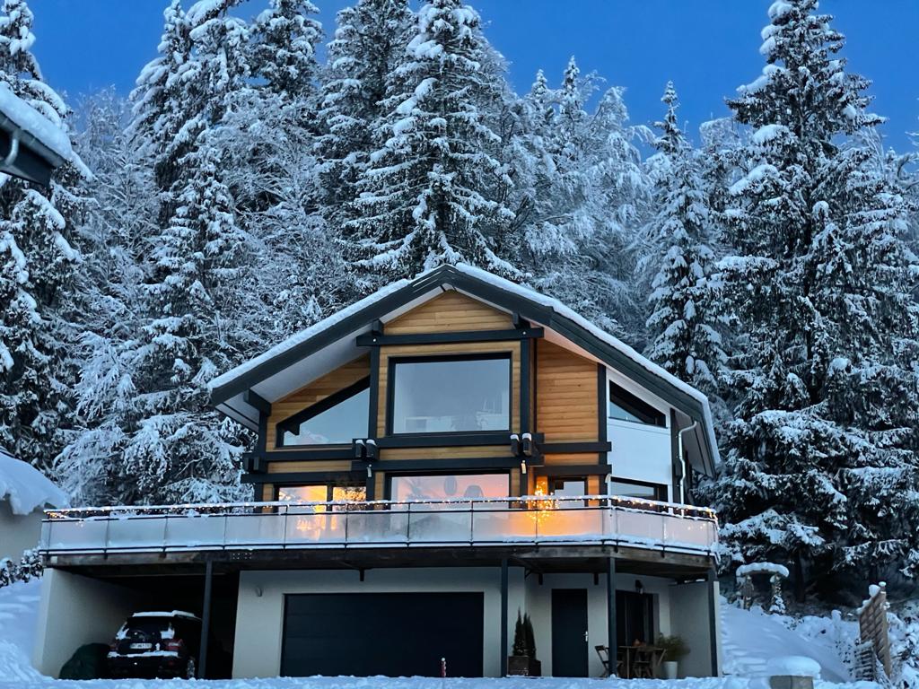 Mountain studio in the Peaceful Jura forest