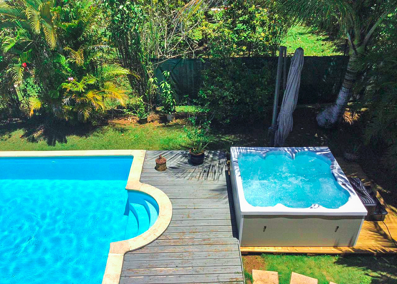 La Kaz à Winie: Pool, jacuzzi, garden and air conditioning