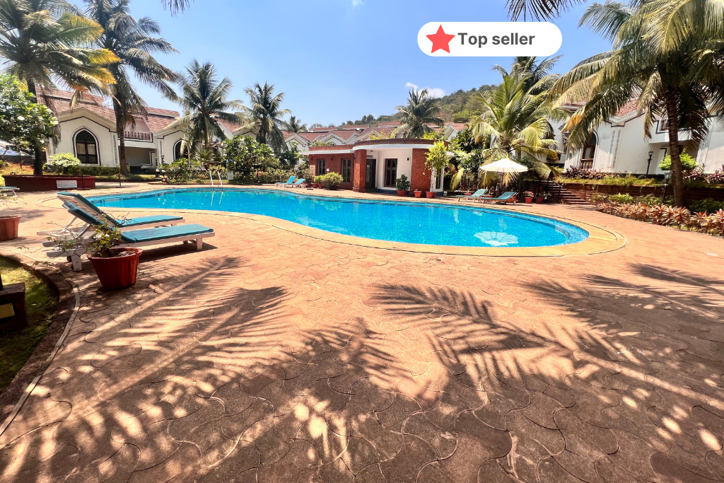 Insta-Worthy 1 BHK Apt. with Pool & WiFi near Baga