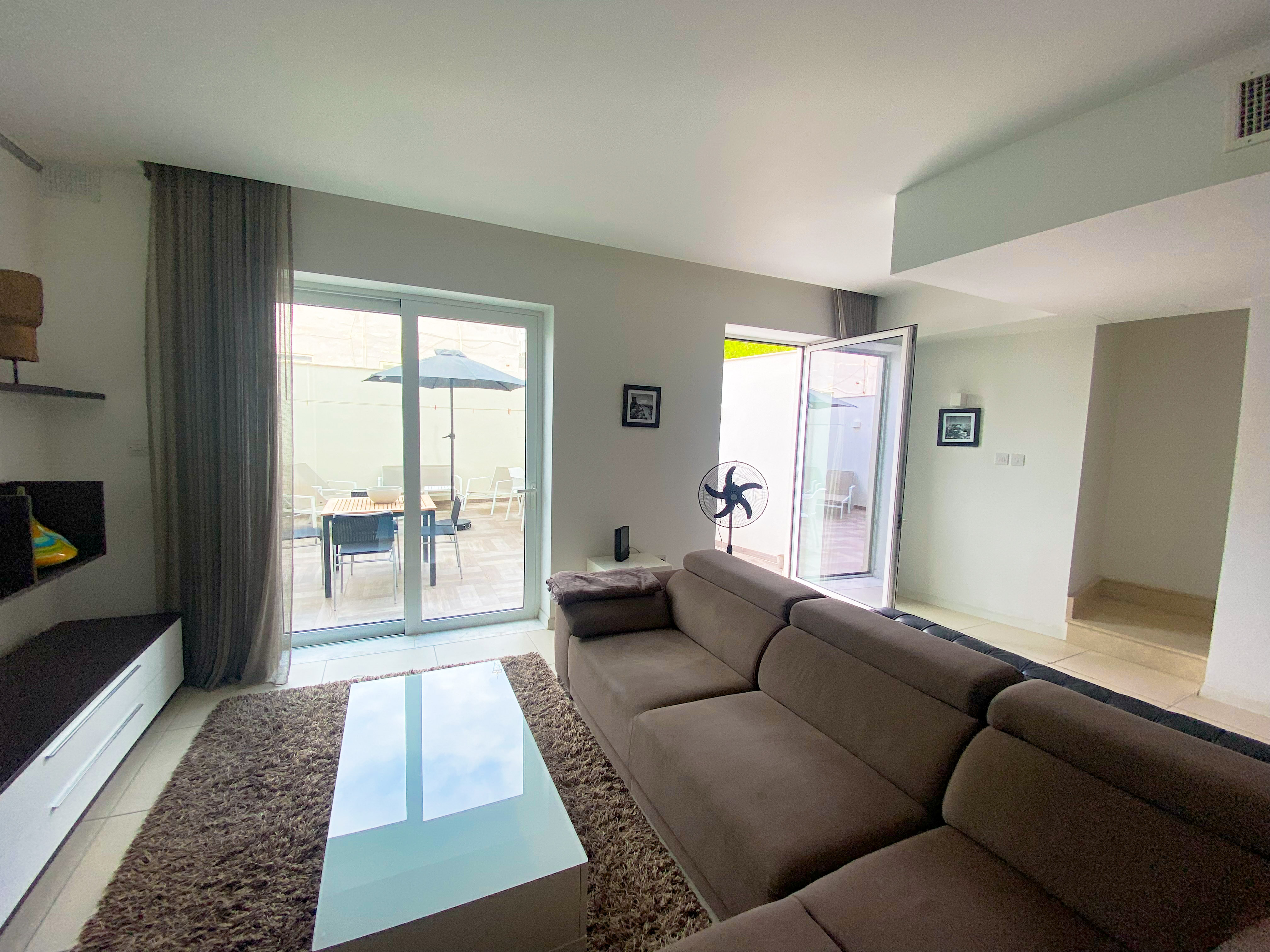 Maison JULES St.Julians {chic urban experience}