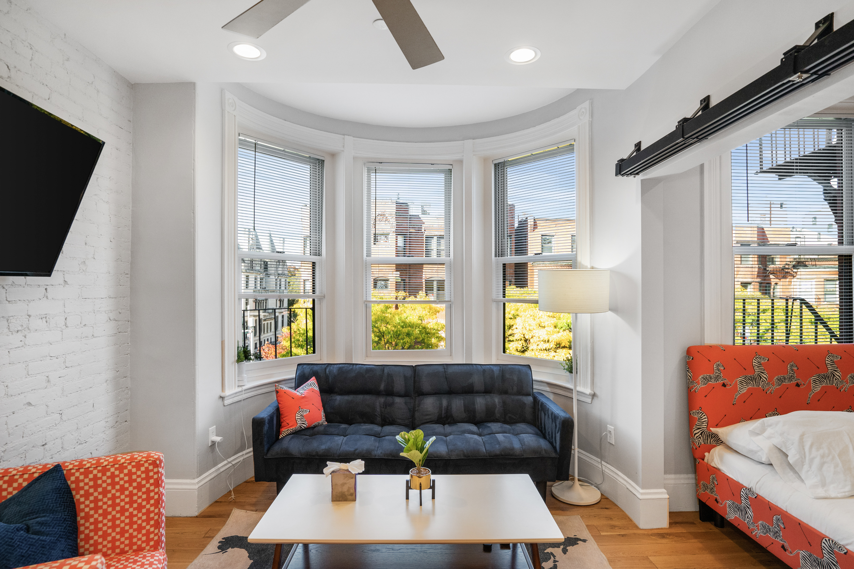 (N3F) Beautiful View, Back Bay, Brownstone Newbury