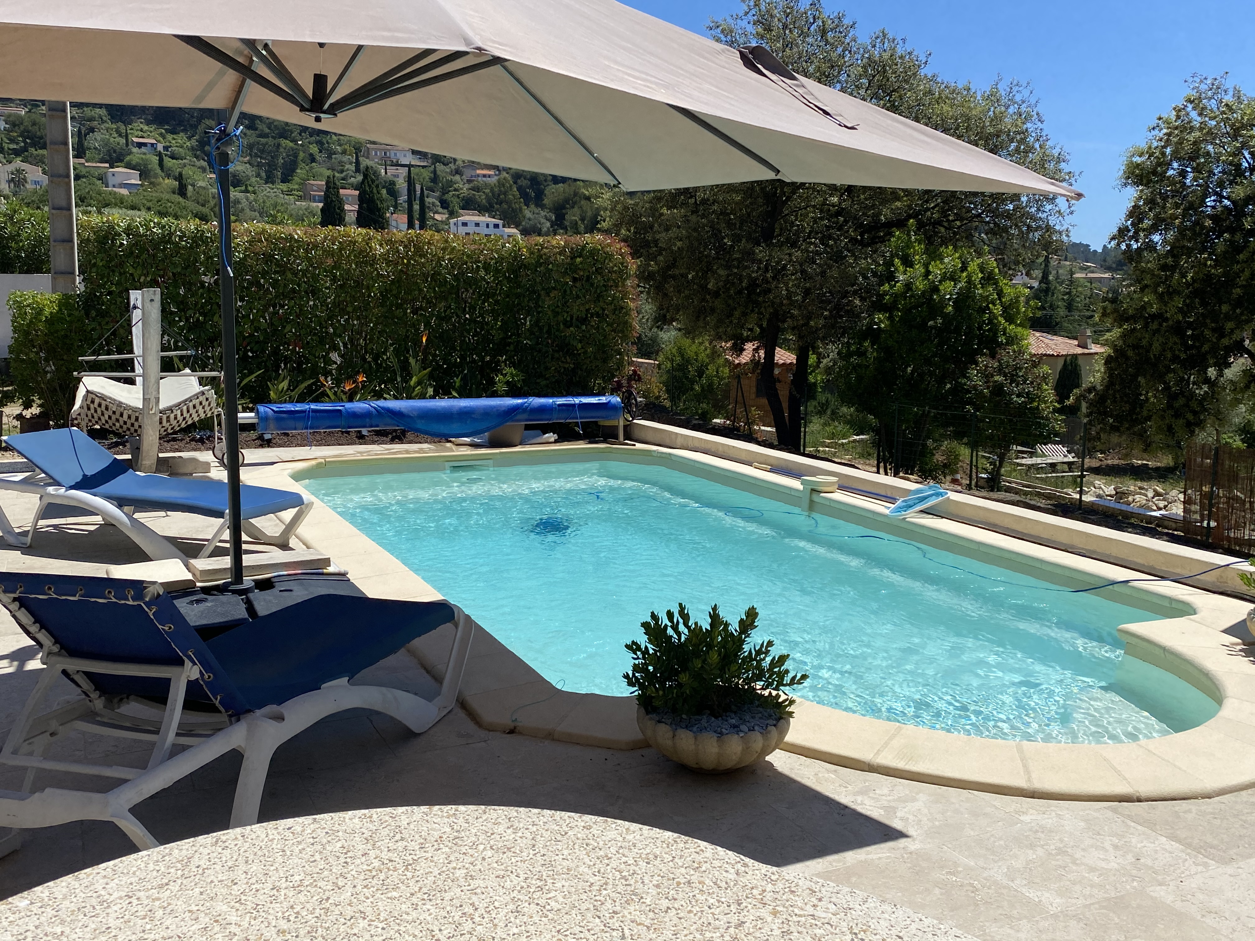 House with sea view pool