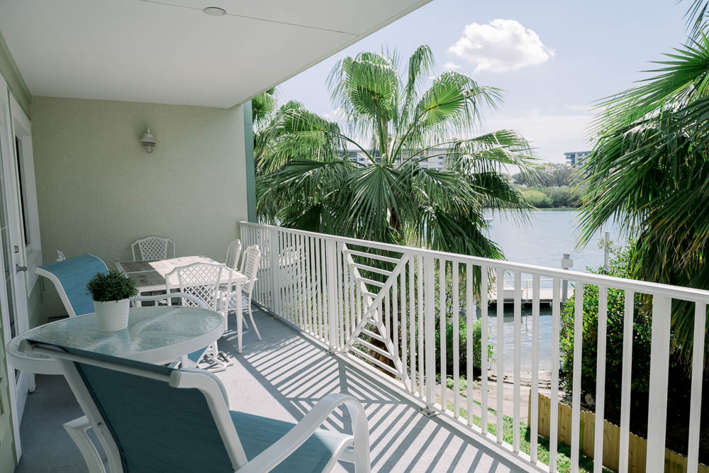 Stunning Waterfront Condo w/4 Waterpark Passes