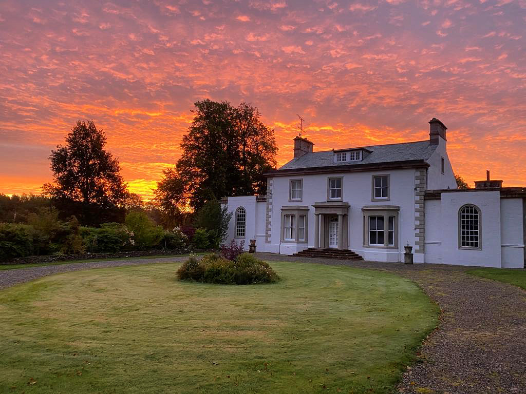 Holesfoot Luxury Manor House with 12 man hot tub Houses for Rent in